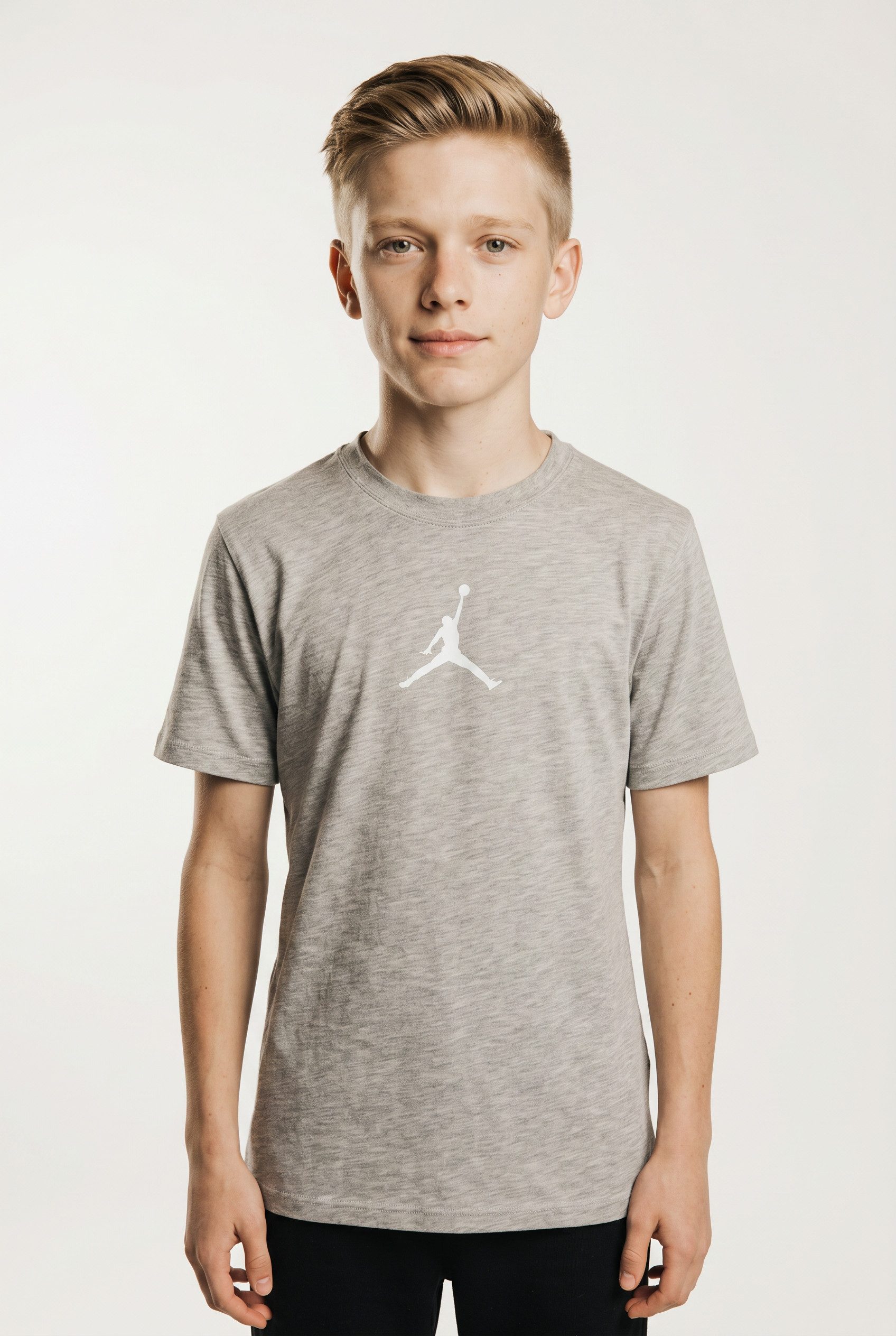 Jordan T-Shirt JDB SMALLER JUMPMAN AIR JERSEY mit verkleinertem Jumpman-Logo, Kurzarmdesign, Rundhalsausschnitt