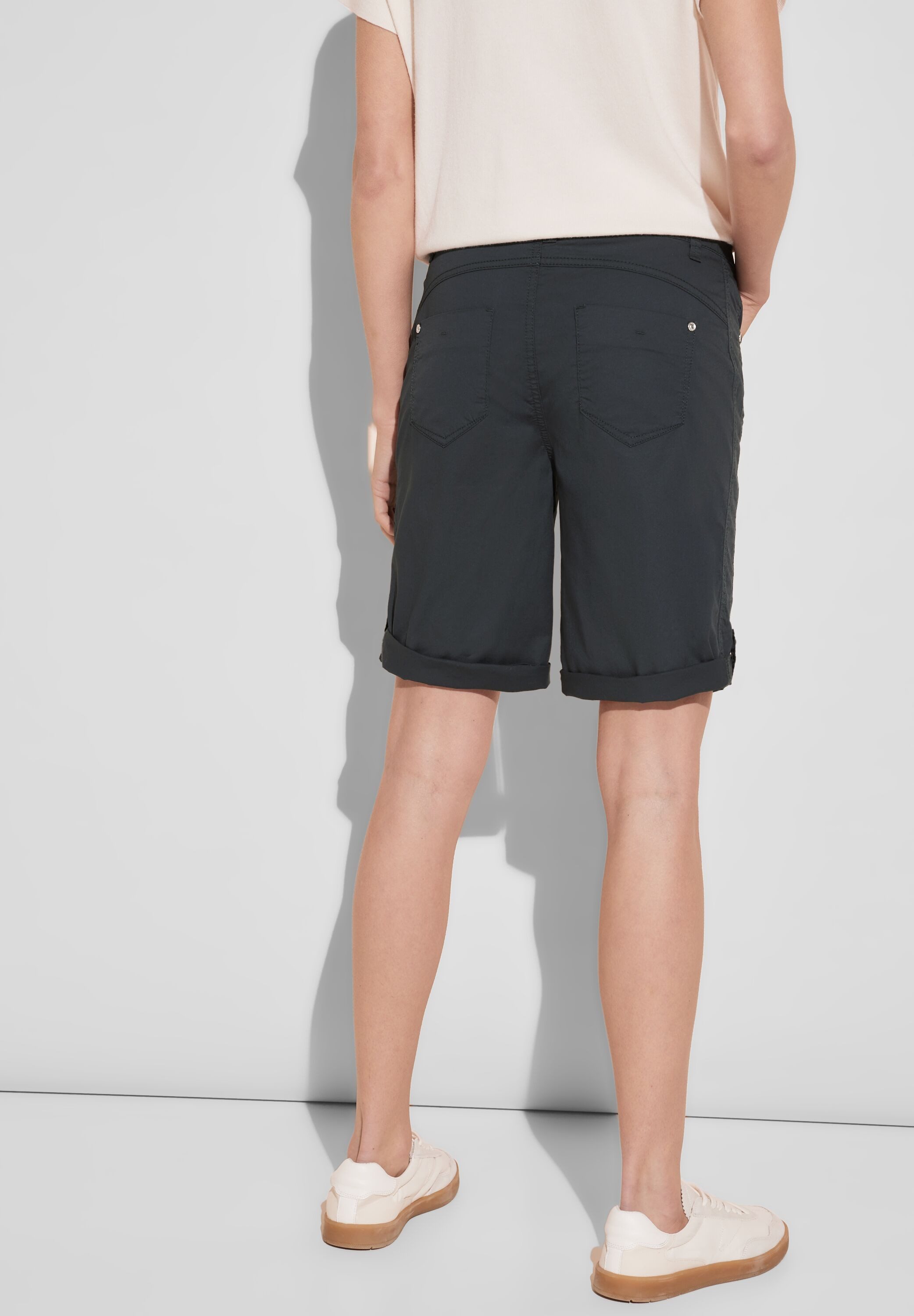 STREET ONE Webhose