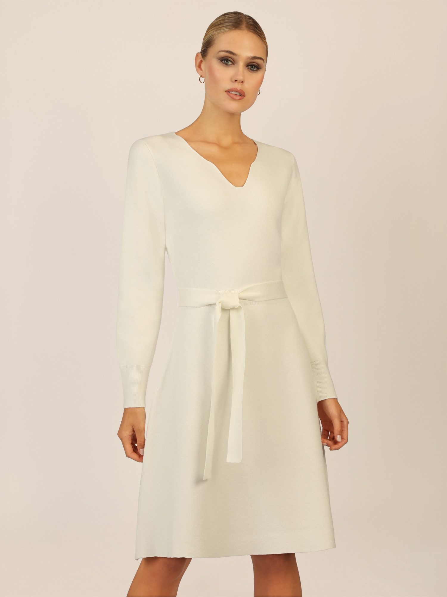 Apart Strickkleid mit V-Ausschnitt günstig online kaufen