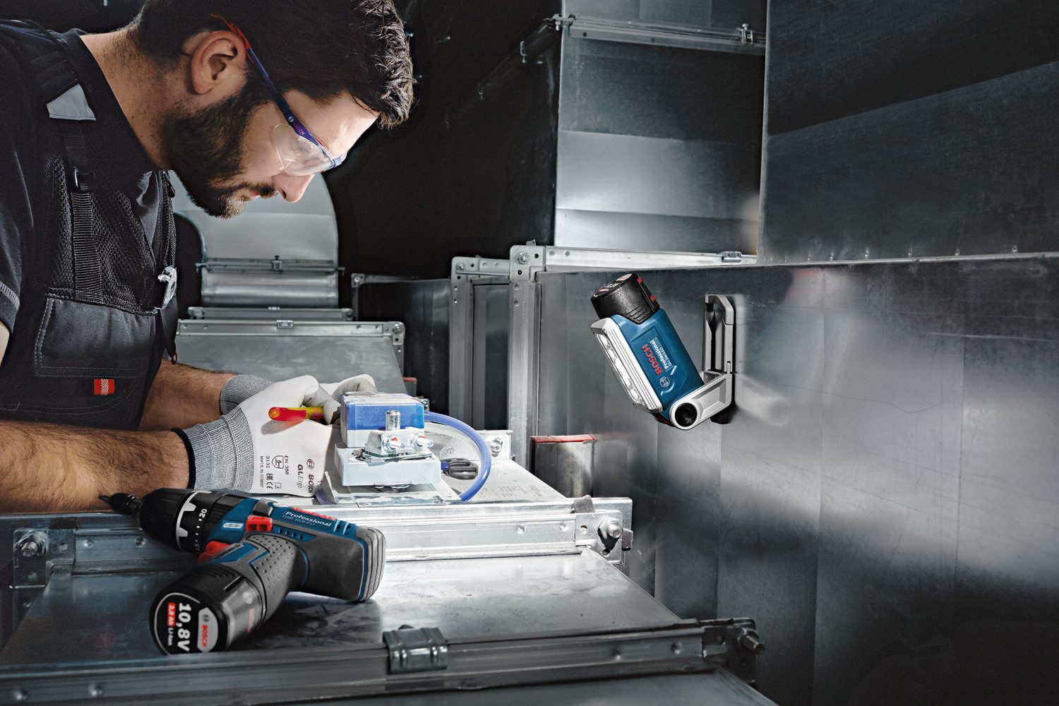 Bosch Professional LED Arbeitsleuchte »GLI 12V-330«, ohne Akku, ohne Ladegerät – Bild 5 von 5