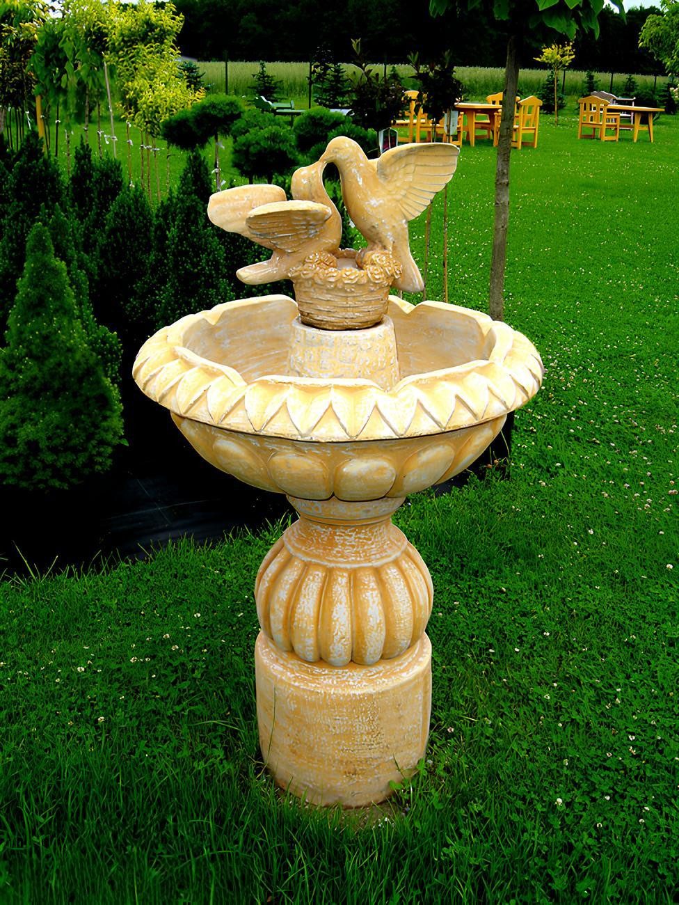 JVmoebel Gartenbrunnen Eleganter Zierbrunnen aus Steinguss mit Fontäne für den Garten, (Artikel 1017), Made in Europa