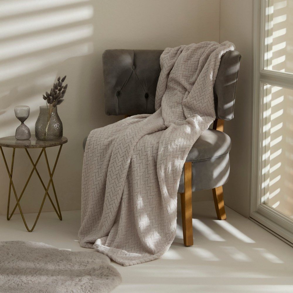 Karaca Tagesdecke Karaca Leaves Graue Welsoft TV Decke Tagesdecke Einzeldec günstig online kaufen