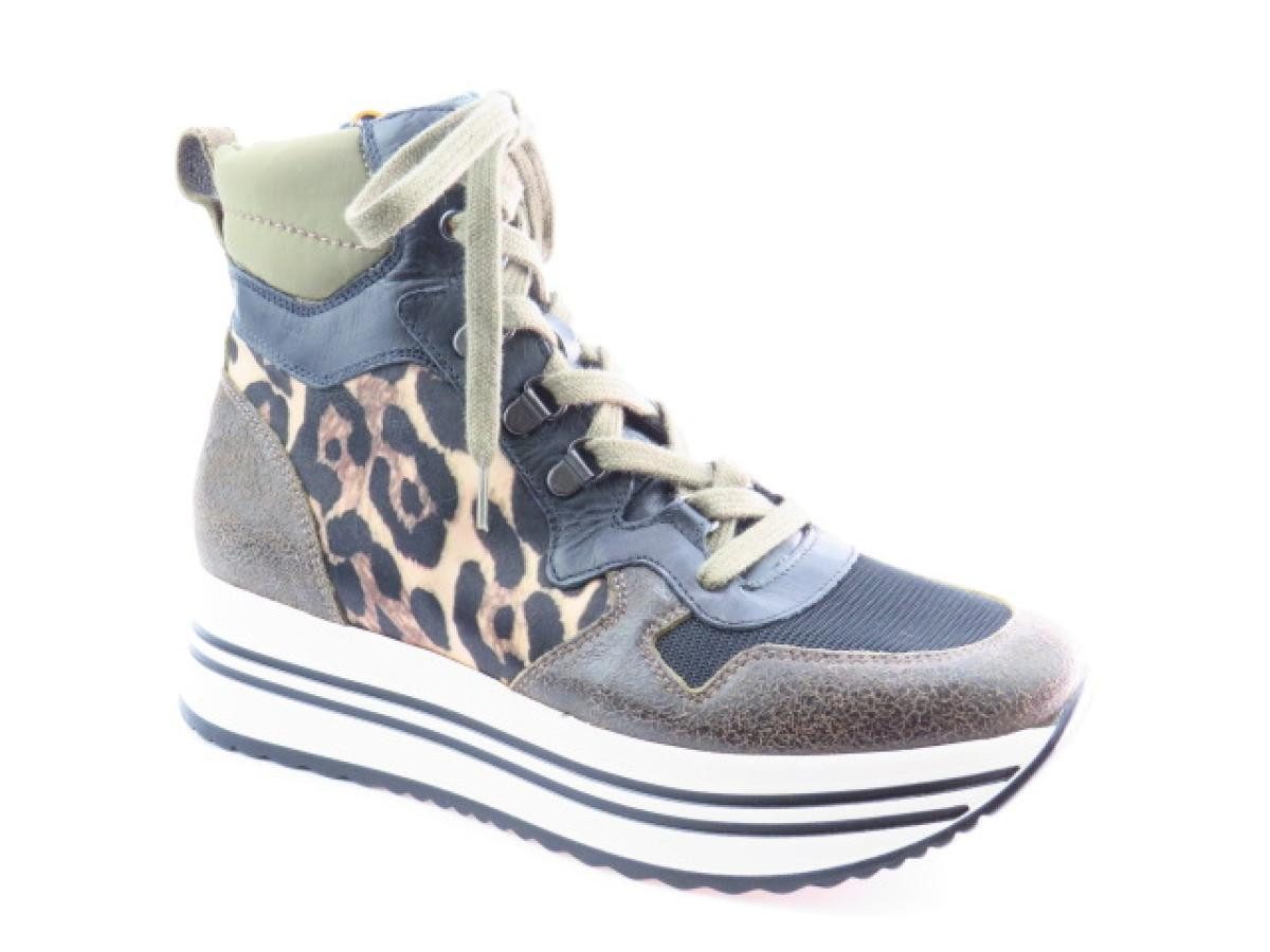 militare kombi. Sneakerboots