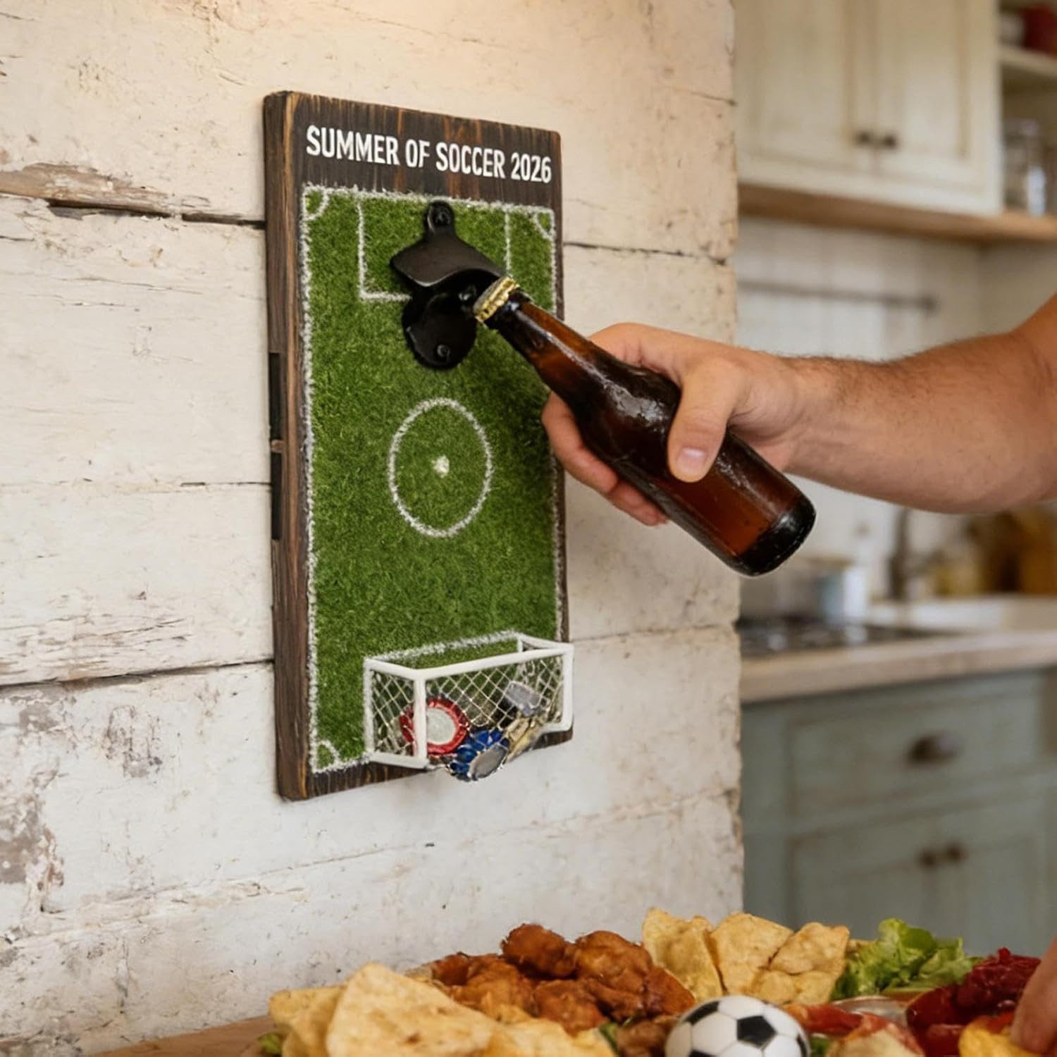FELIXLEO Flaschenöffner Fußballfeld Flaschenöffner mit Deckelsammler Bieröffner Bar (1-tlg)