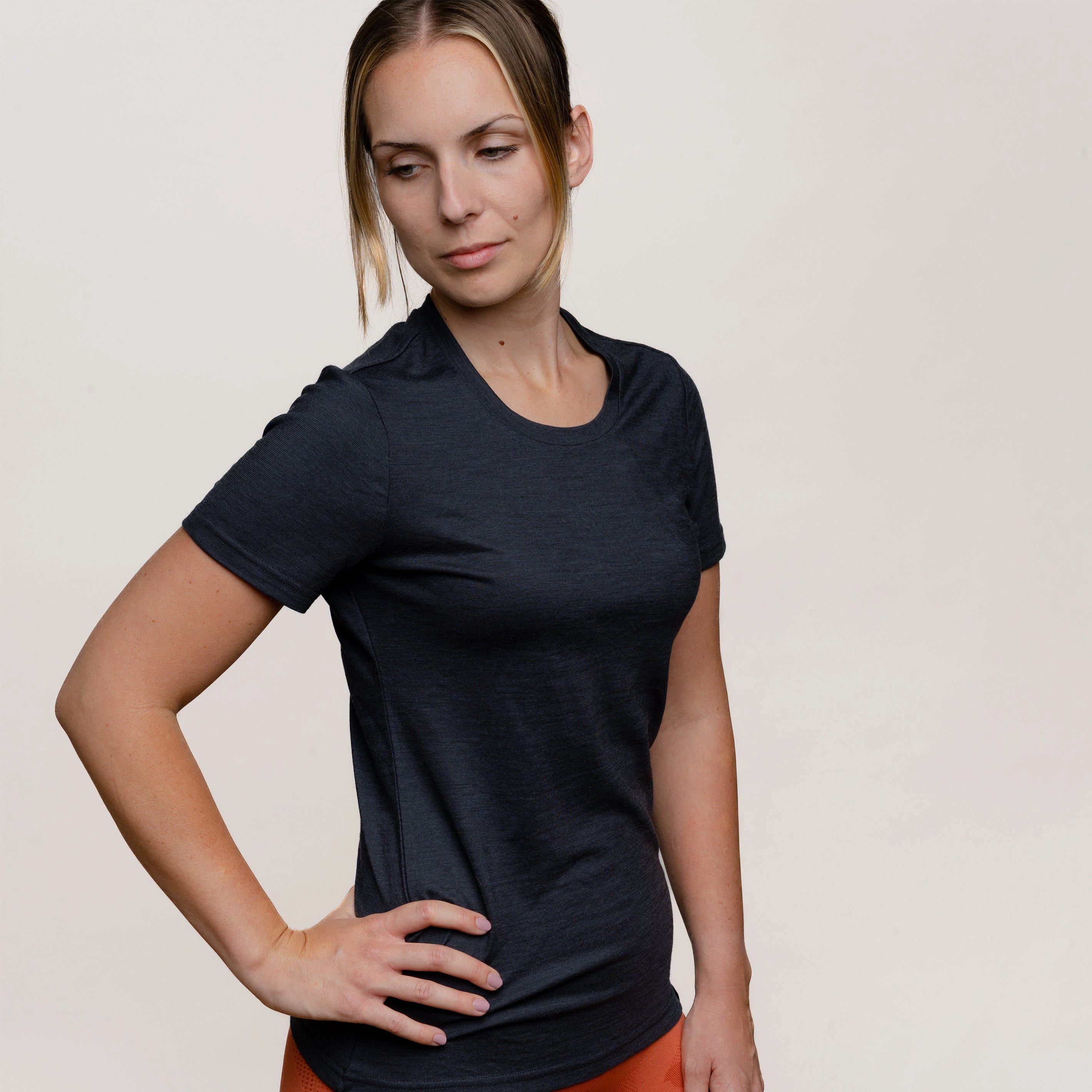 Tom Fyfe T-Shirt TOM FYFE Merino T-Shirt Slim Fit Damen Anthrazit / S