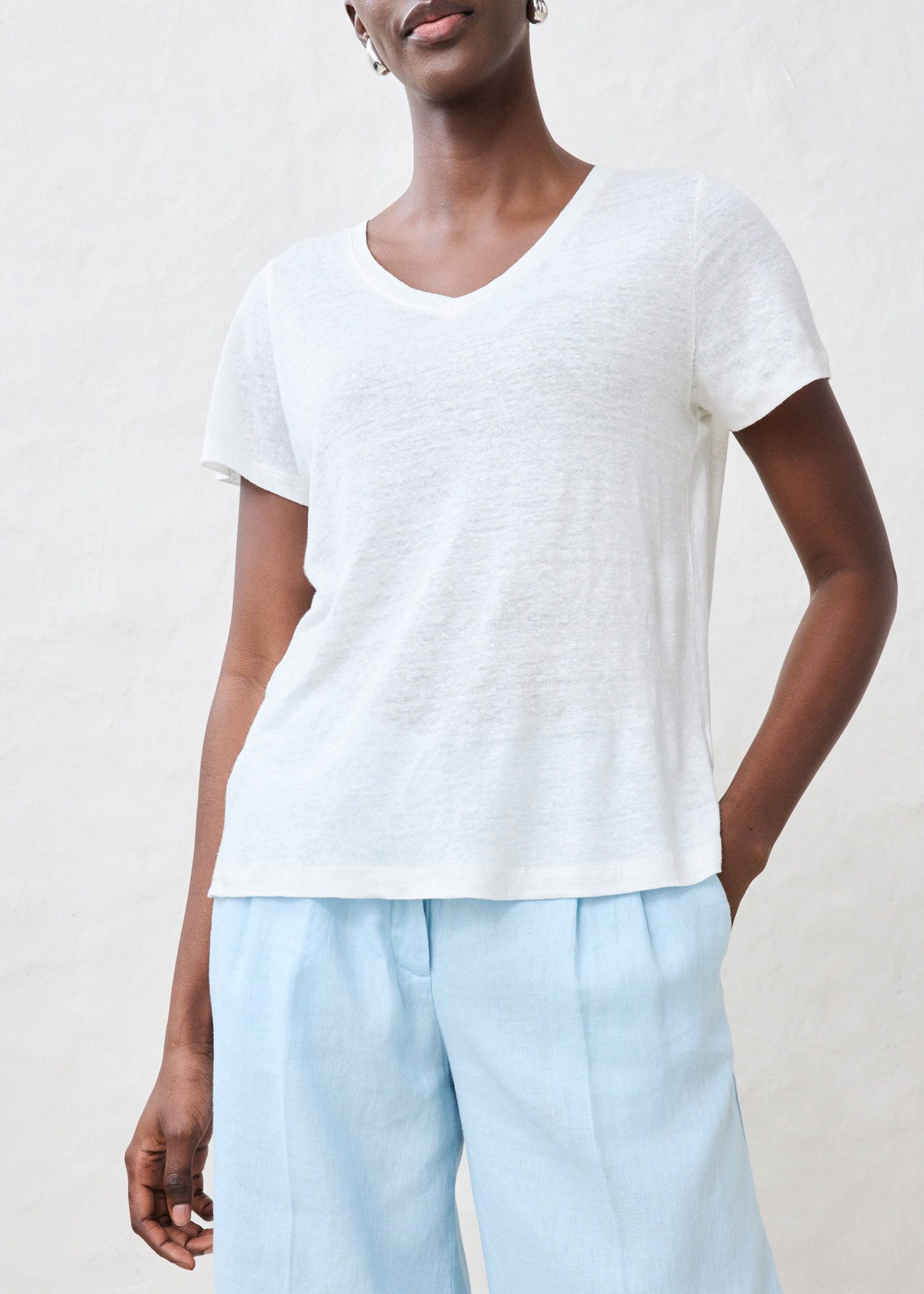 bonprix T-Shirt figurumspielende Passform, Kurzarm, V-Ausschnitt, aus Leinen