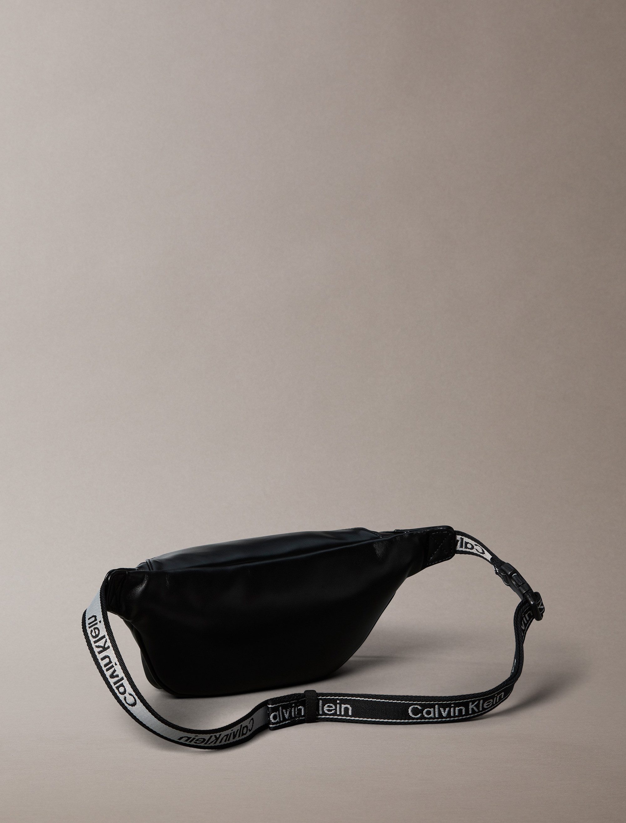 Calvin Klein Gürteltasche BOLD LOGO WEBBING WAISTBAG, Bauchtasche, Body Bag, kleine Cross Body Bag mit Außenfach