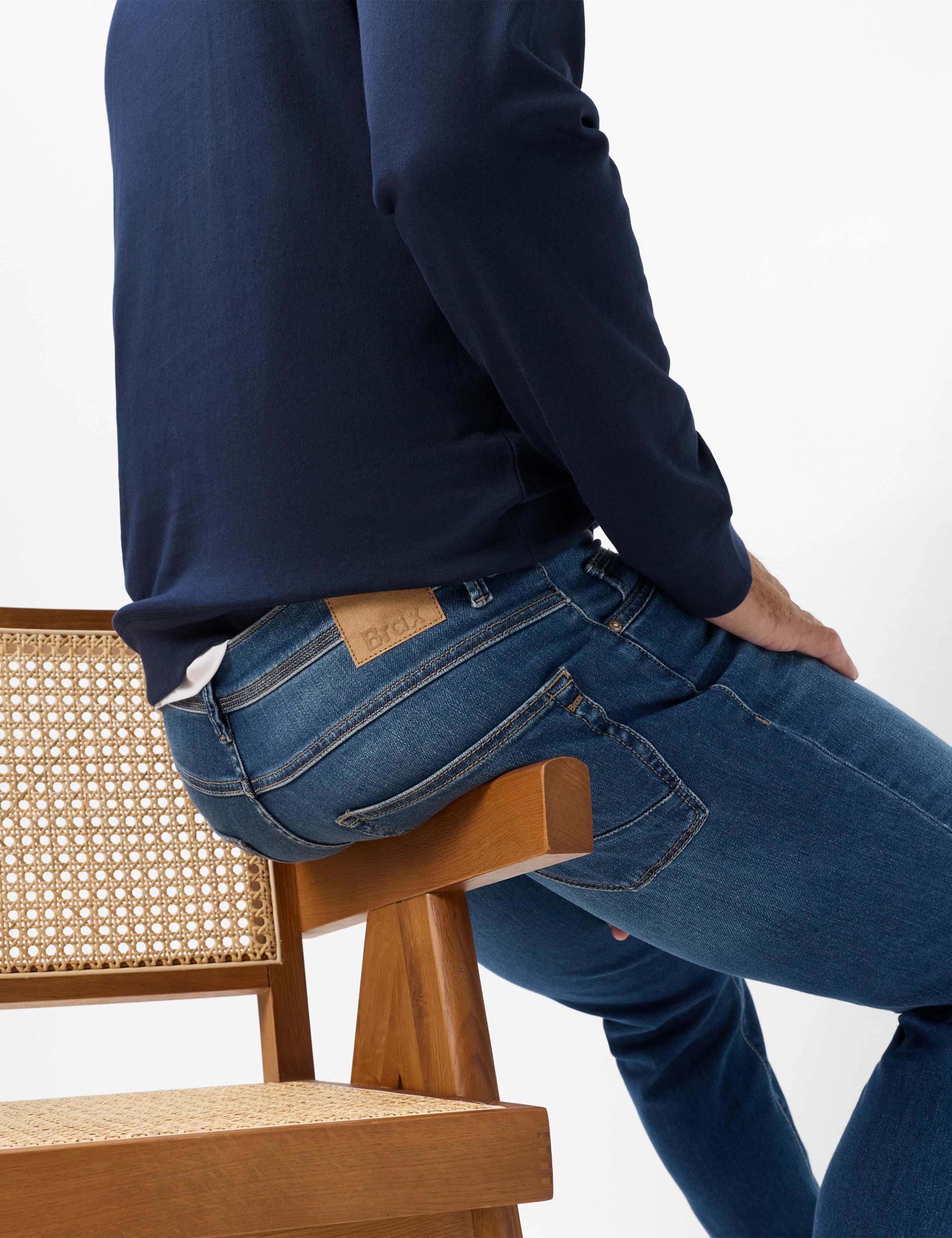 Brax 5-Pocket-Jeans Style CHRIS Denim: Five-Pocket-Jeans im Slim Fit – Bild 3 von 5