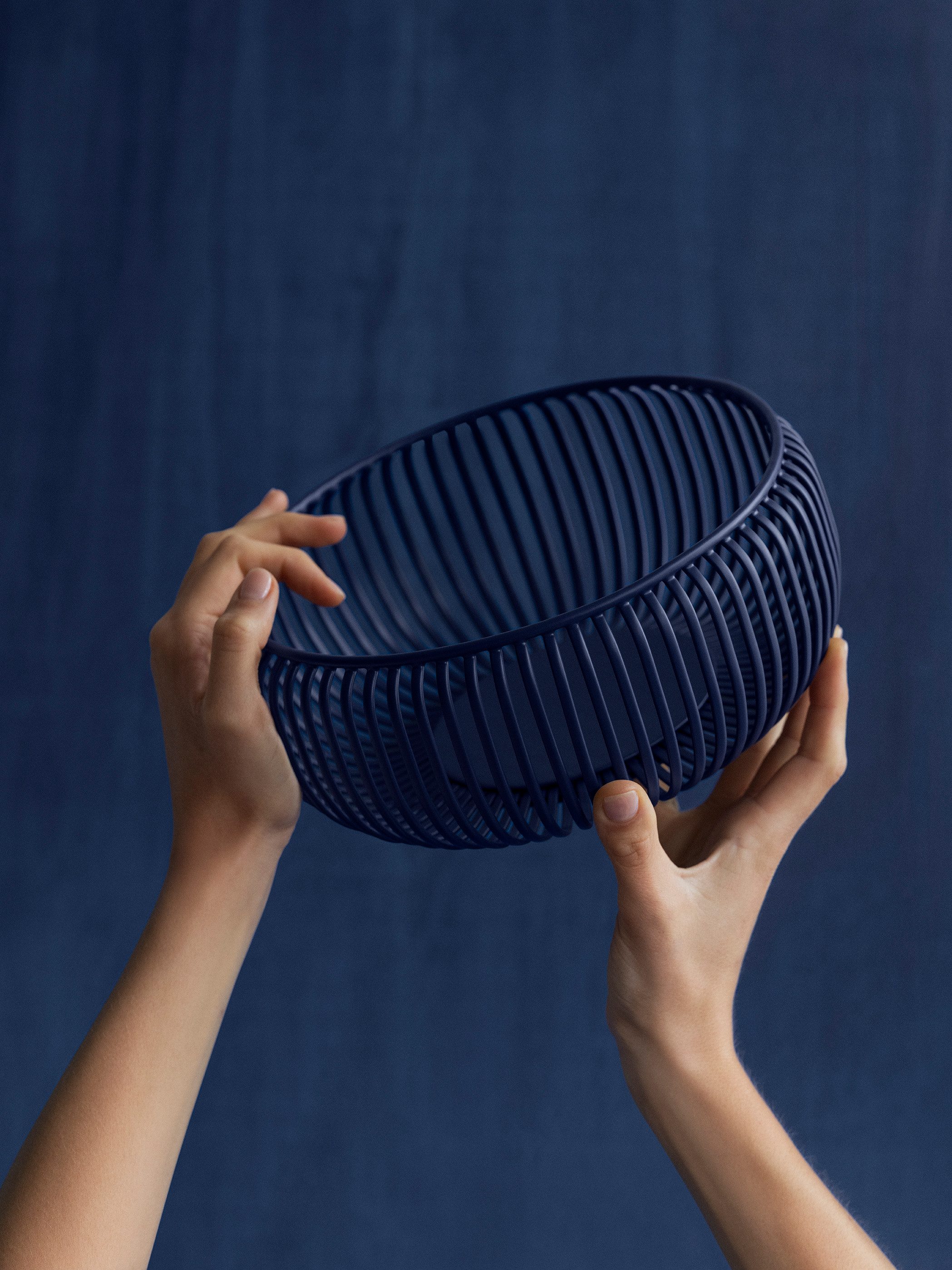 blomus Dekoschale -LITO- Metallschale: Elegantes, robustes Design für jedes Zuhause, Designer, Obstschale, Dekoschale, Brotkorb, Modern, Zeitlos, Robust, Farben