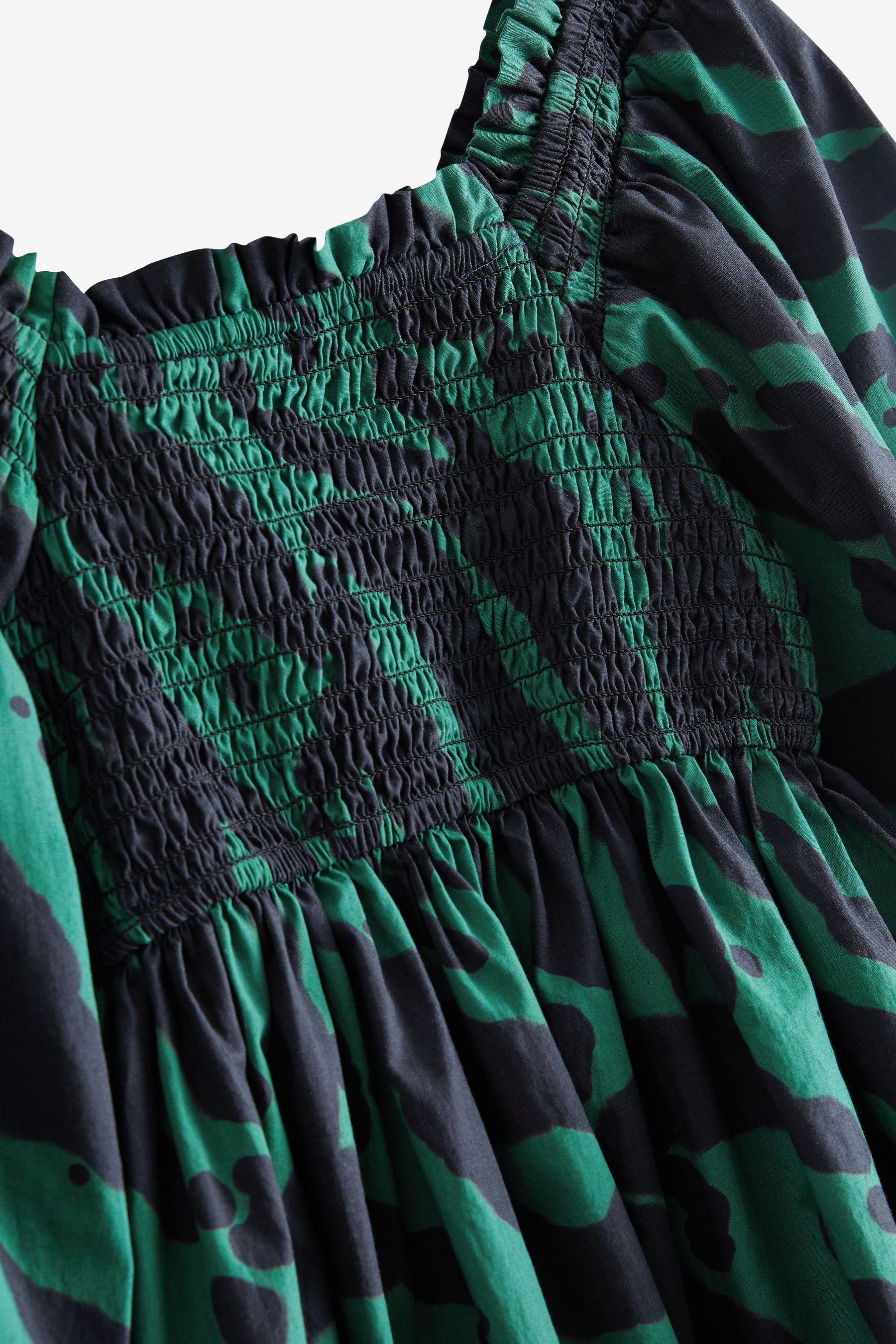 Smokkleid mit Next Puffärmeln Kleid (1-tlg) Gesmoktes Green