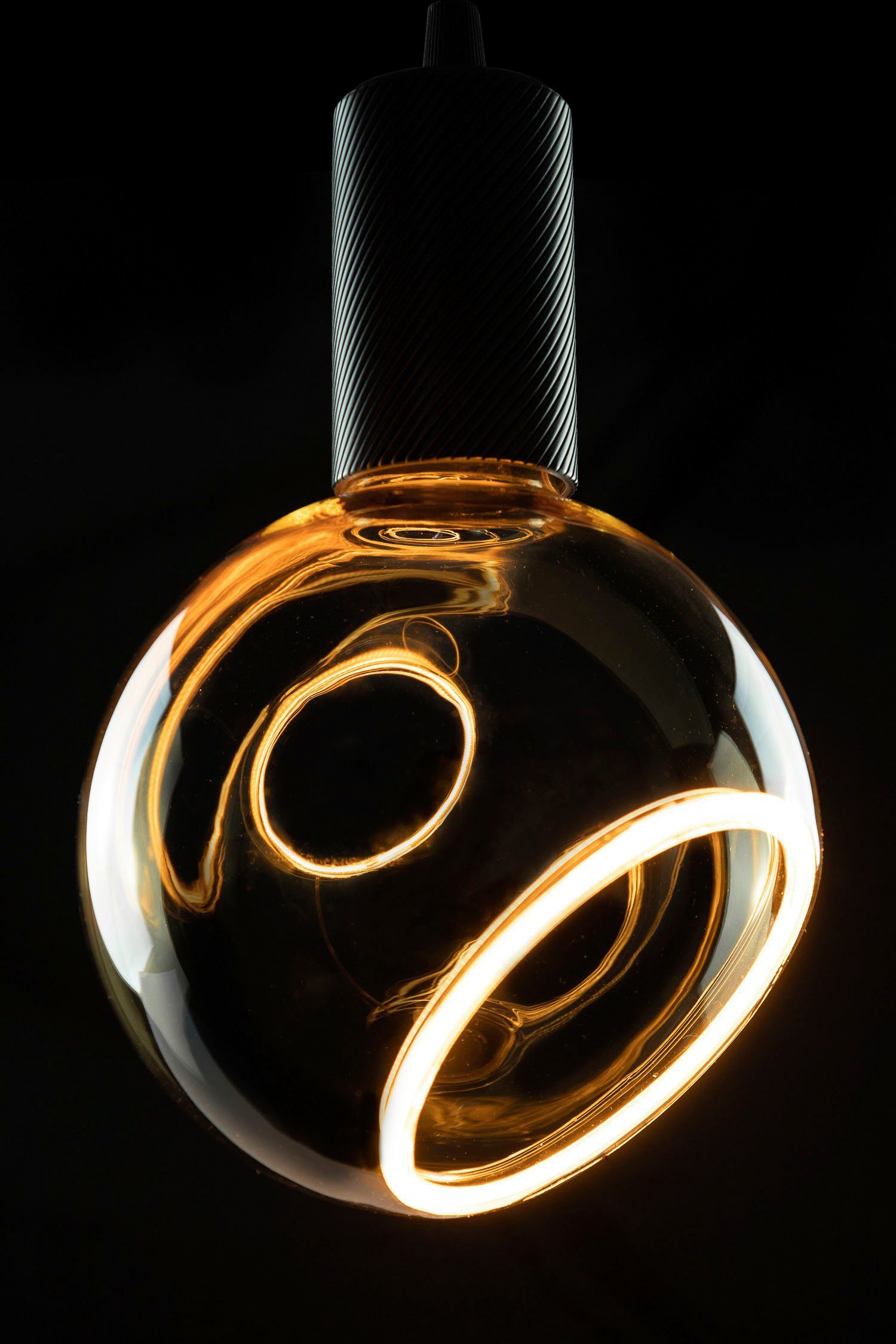 SEGULA LED-Leuchtmittel LED Floating Globe 150 gold - 45°, E27, 1 St., Extra-Warmweiß, LED Floating Globe 150 gold - 45°, E27, 4,5W, CRI 90, dimmbar