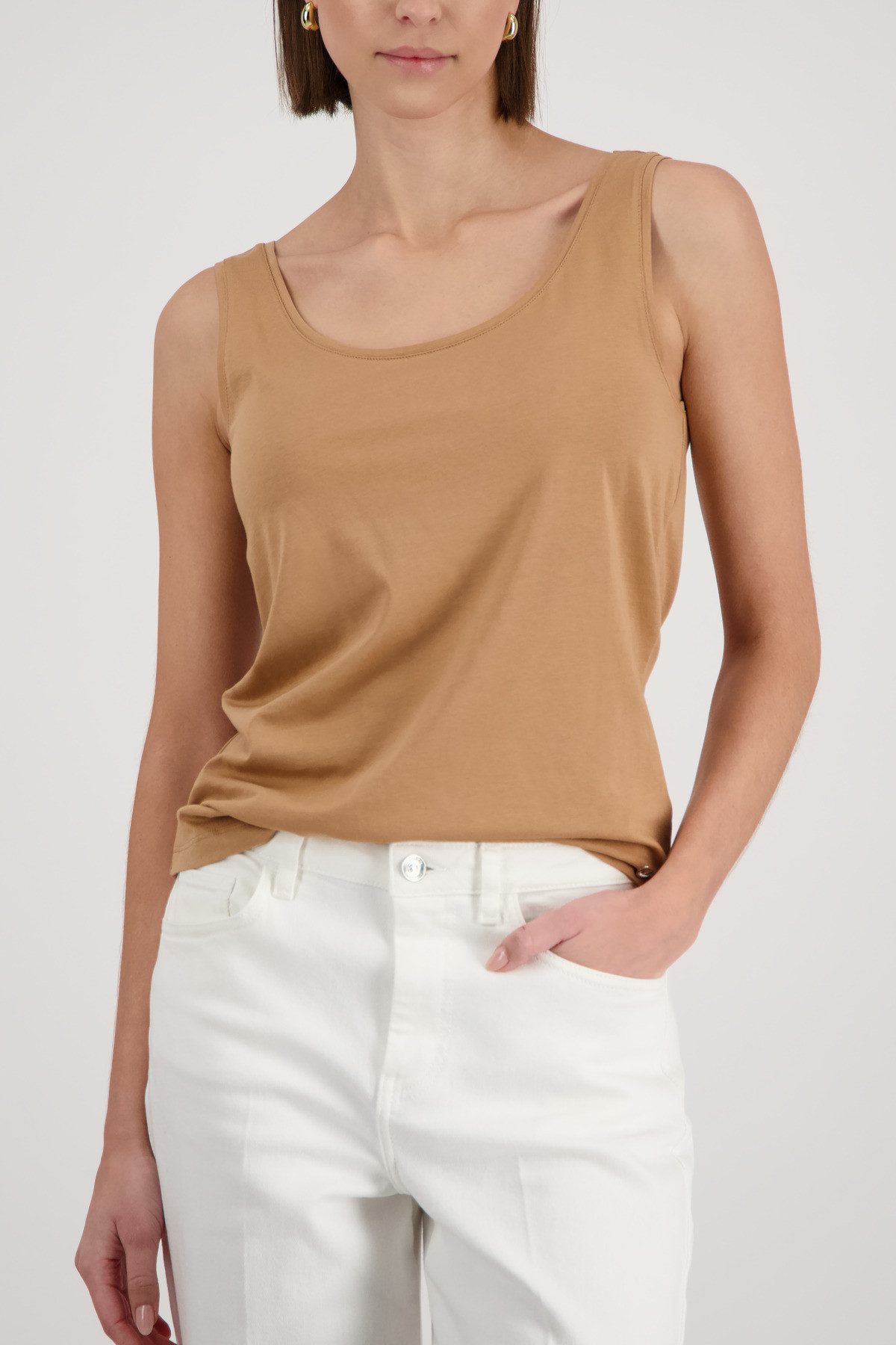 Monari Tanktop Top Basic Körpernahe Passform mit tiefem Rundhalsausschnitt