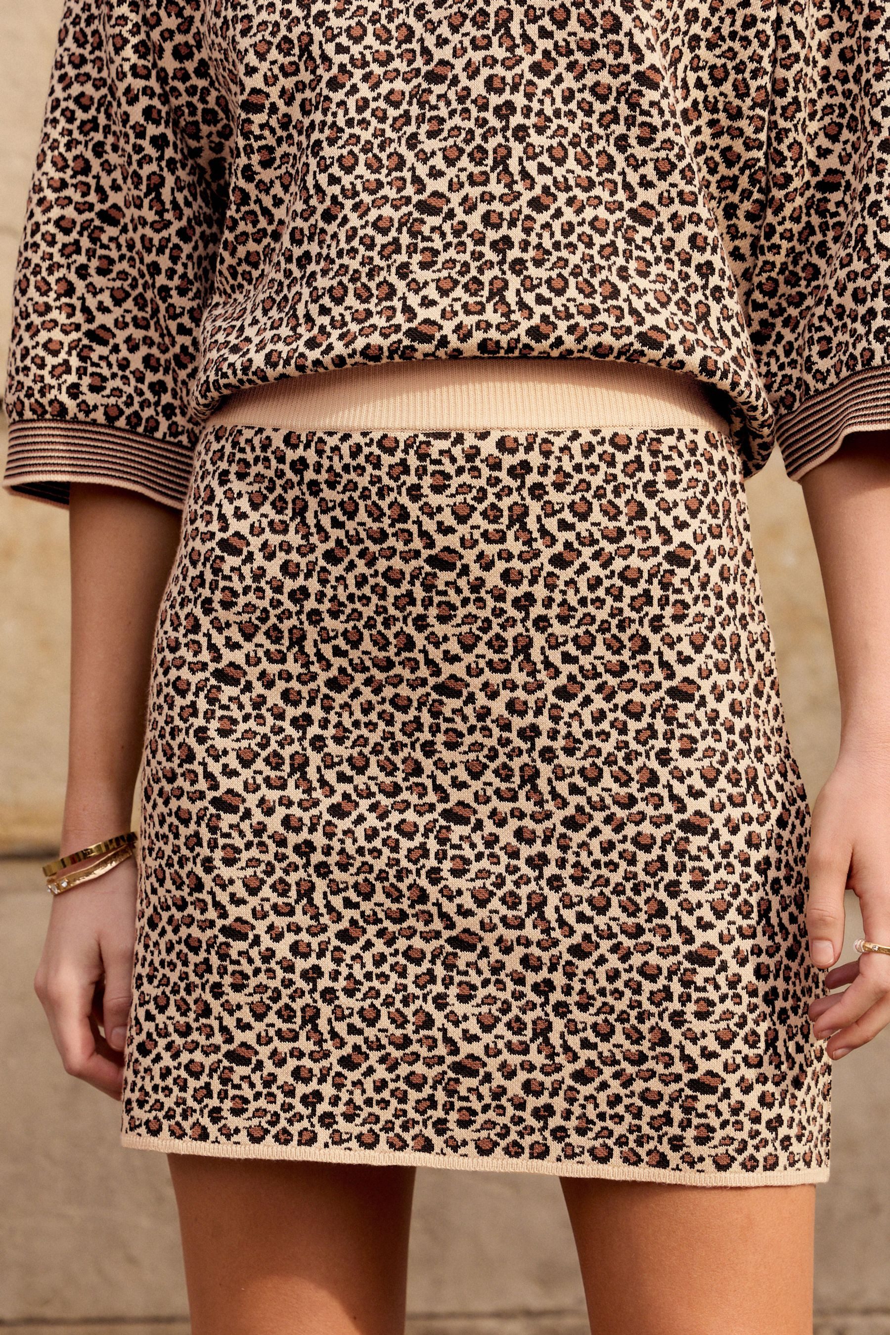 Next Strickrock Gestrickter Co-Ord Minirock mit Leopardenmuster (1-tlg)