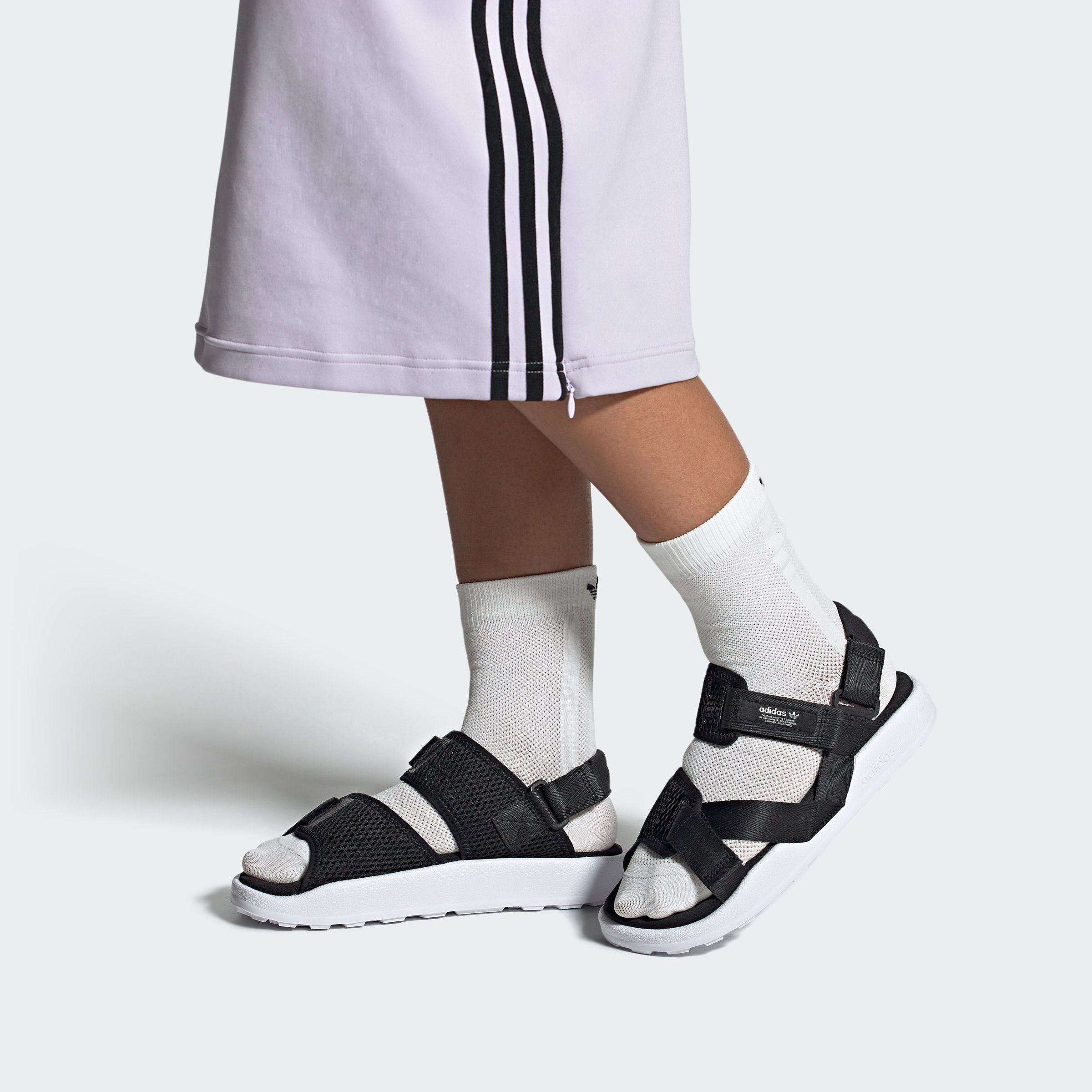 adidas Originals ADILETTE ADVENTURE Cloud SANDALE White / Sandale Off Core / Black mit White Klettverschluss