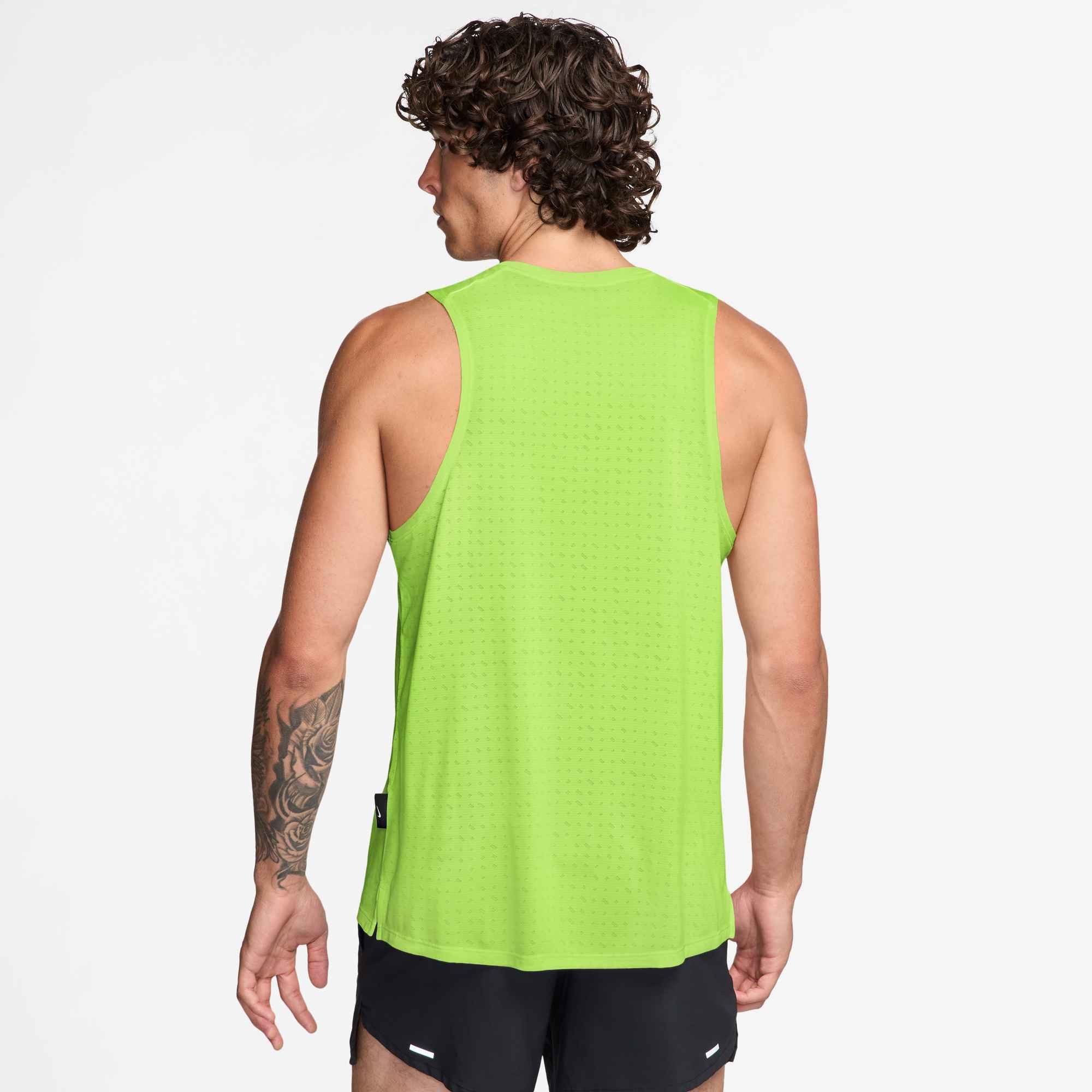 Nike Laufshirt M NK DF BREATHE MILER TANK für das Laufen entwickelt, mit Dri-FIT-Technologie, ärmelloses Design