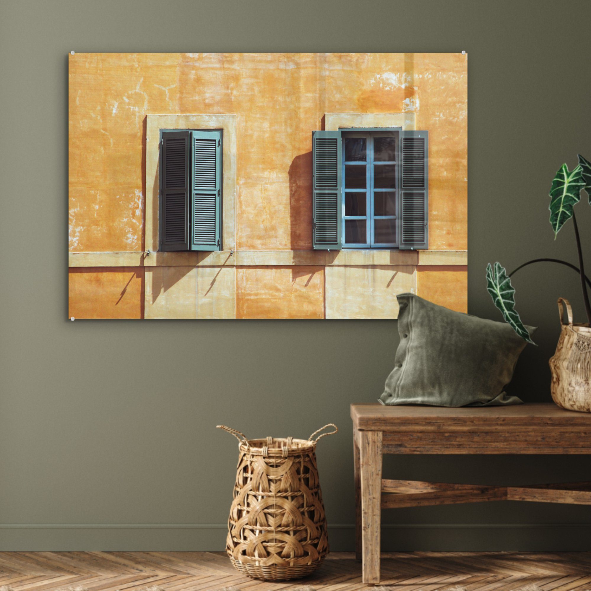 Fenster (1 orangefarbenen Schlafzimmer Rom, Wand Wohnzimmer Acrylglasbild mit in Zwei & MuchoWow vor Fensterläden einer St), Acrylglasbilder