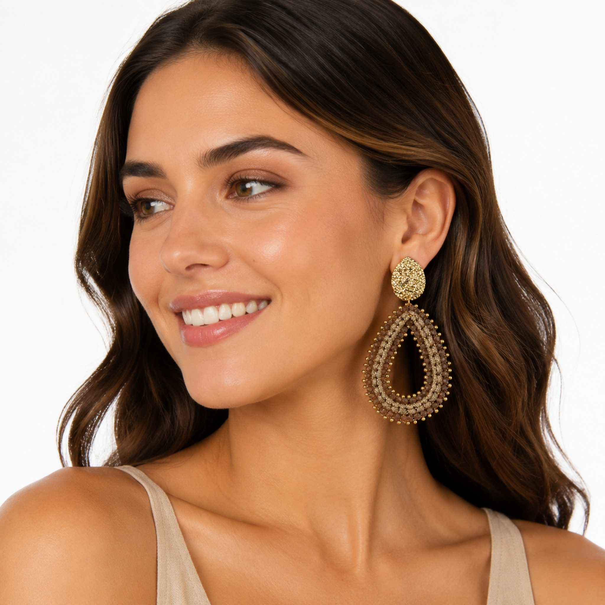NEXORA Perlenohrringe Statement Ohrringe Damen Tropfen Ohrhänger Perlen Goldfarben (Ohrring-Set, 1 Paar Ohrringe), Statement-Tropfenform mit Flechtdetails und Schmuckbesatz