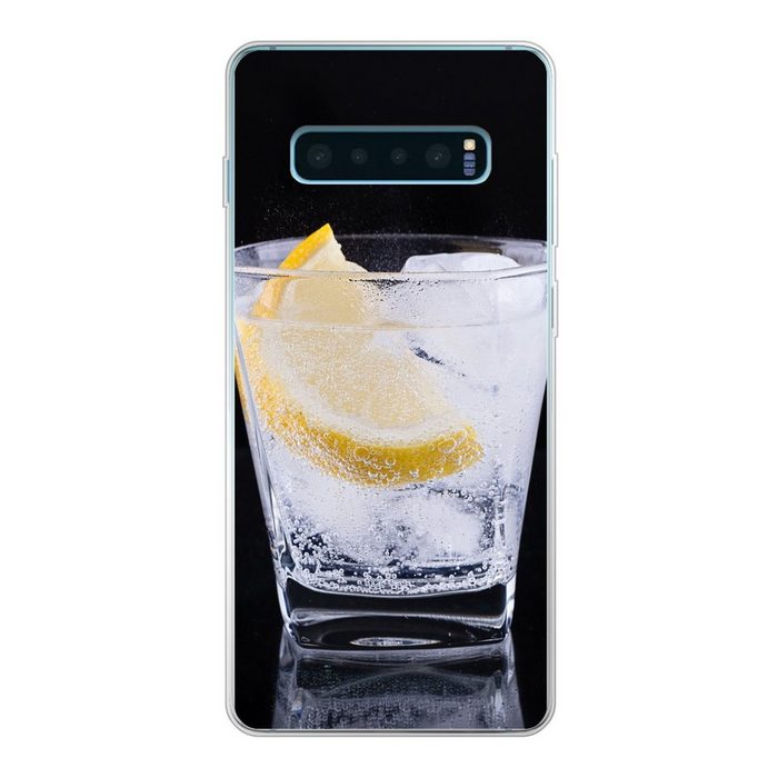 MuchoWow Handyhülle Wodka mit Zitrone auf schwarzem Hintergrund Phone Case Handyhülle Samsung Galaxy S10+ Silikon Schutzhülle