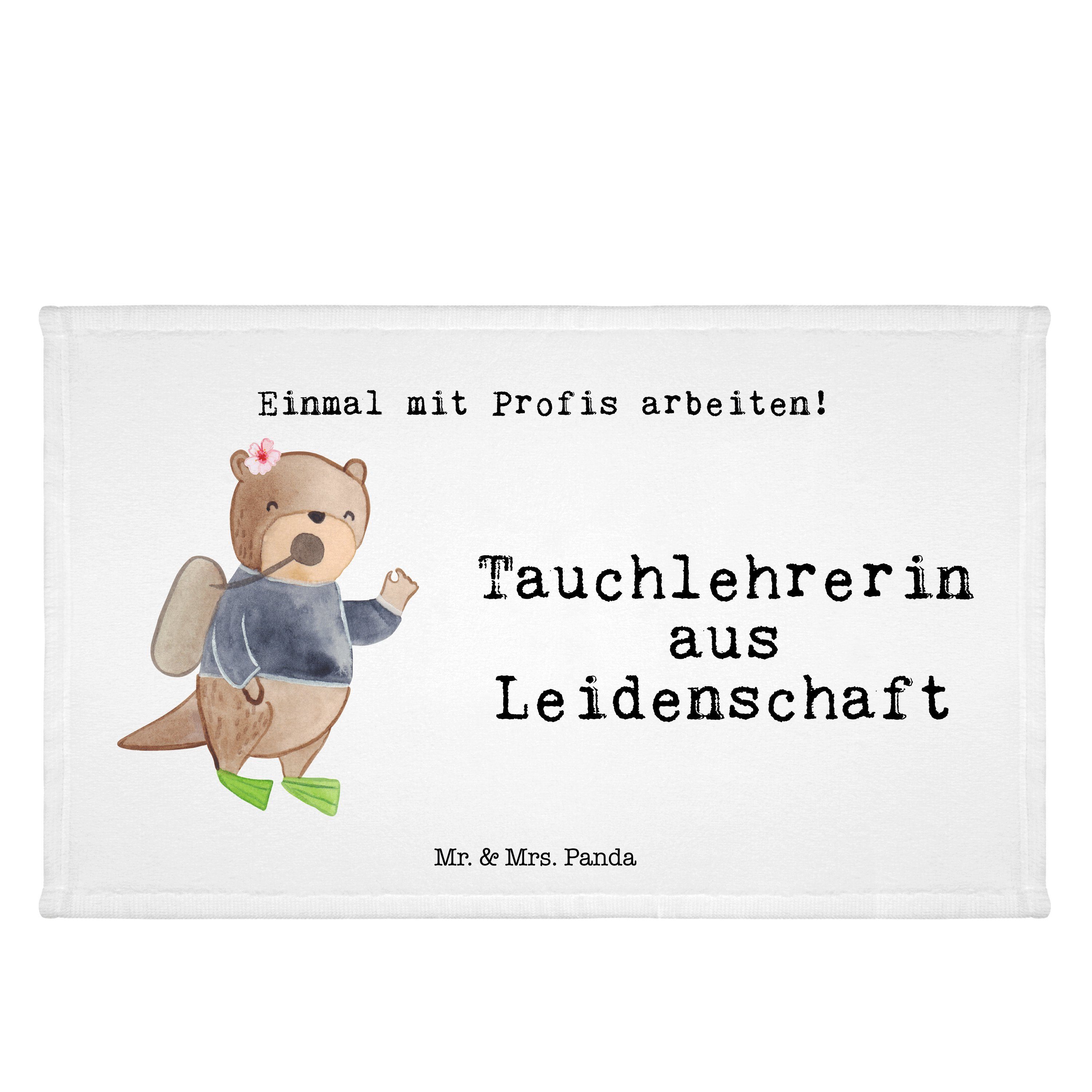 Mr. & Mrs. Panda Handtuch Tauchlehrerin aus Leidenschaft - Weiß - Geschenk, Frottier, Kollegin, (1-St)