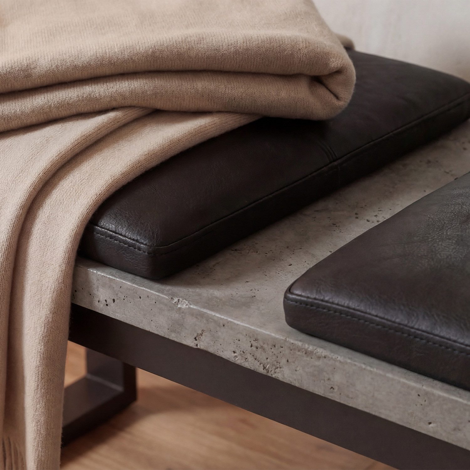 B&D home Essbank LEA, mit Sitzkissen, Metallgestell, ohne Rückenlehne, in 120 oder 160cm