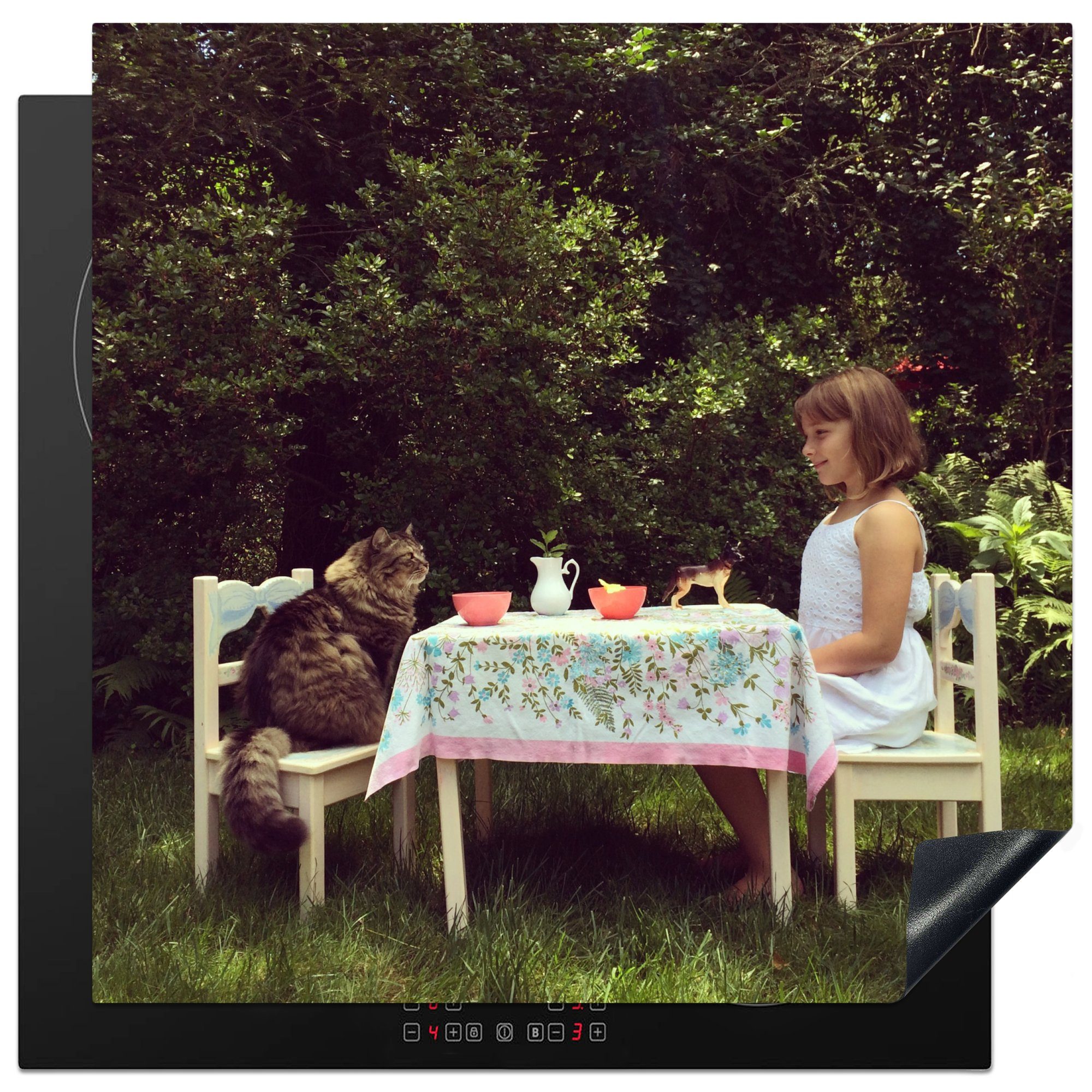 Ein MuchoWow High Tea, Vinyl, küche einem Ceranfeldabdeckung, für Herdblende-/Abdeckplatte Arbeitsplatte 78x78 tlg), Katze (1 und bei ihre cm, Mädchen