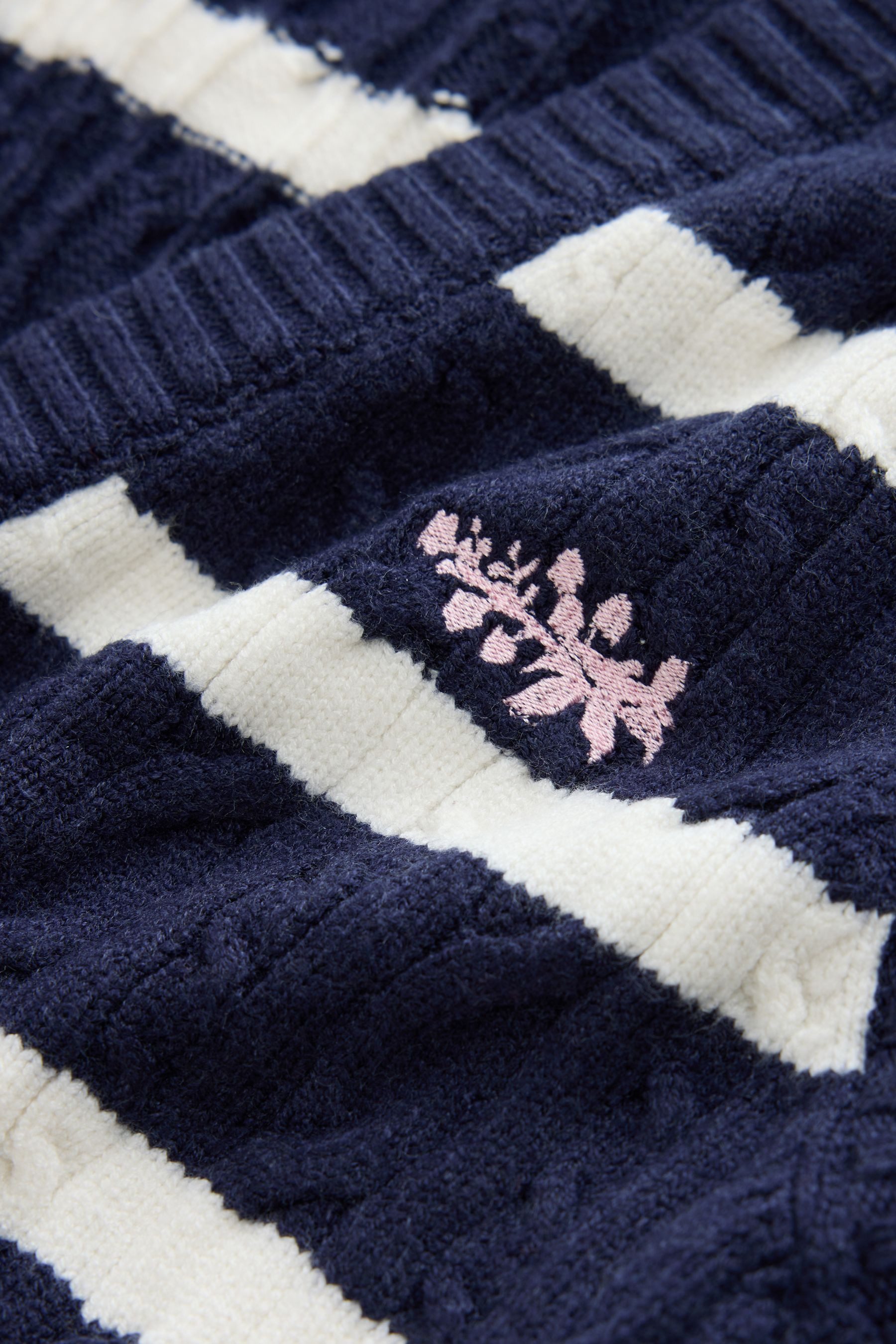 LAURA ASHLEY Stricktop Laura Ashley Bramble Trägertop mit Stickerei (1-tlg)