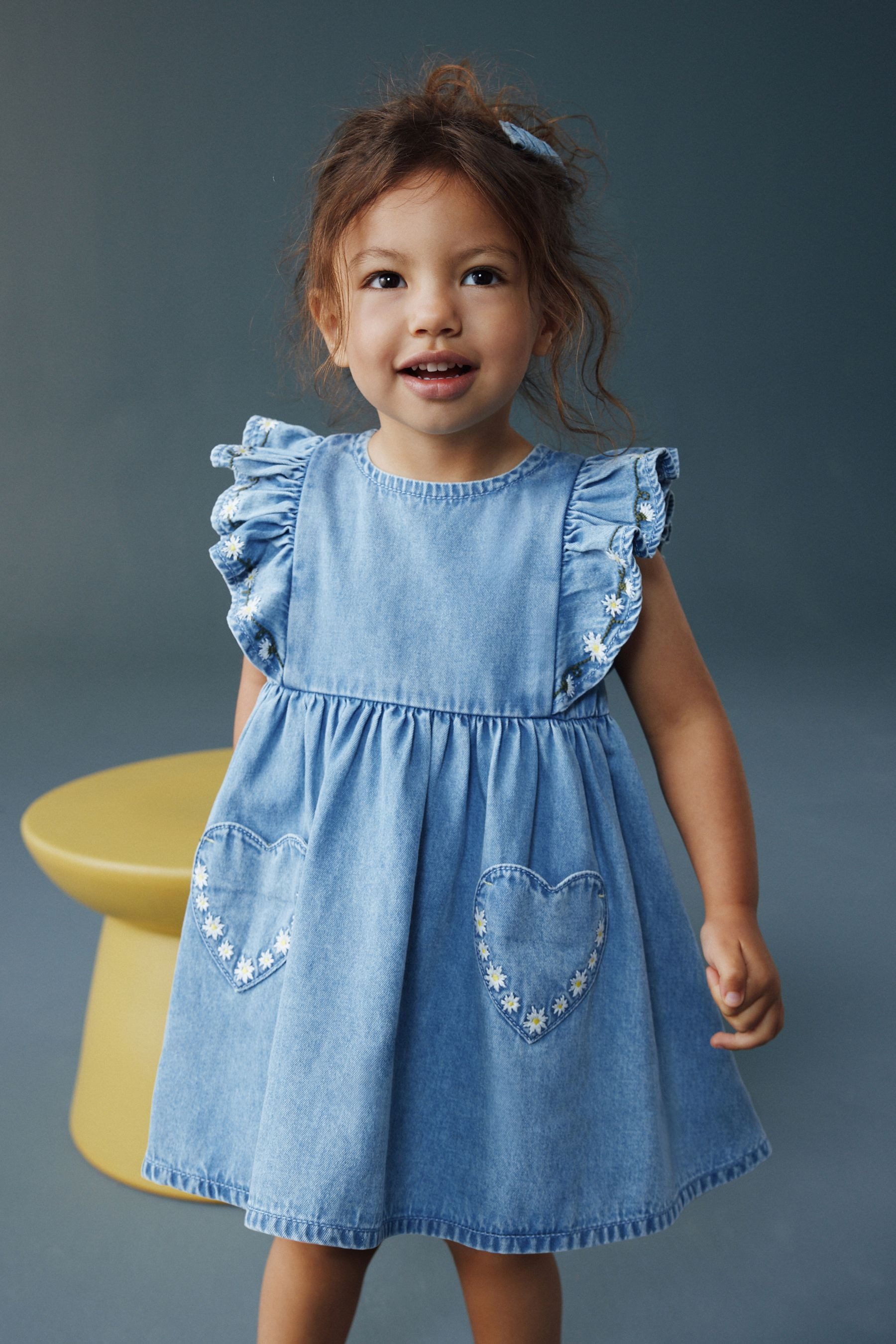 Next Jeanskleid Kleid mit Rüschenärmeln (1-tlg)
