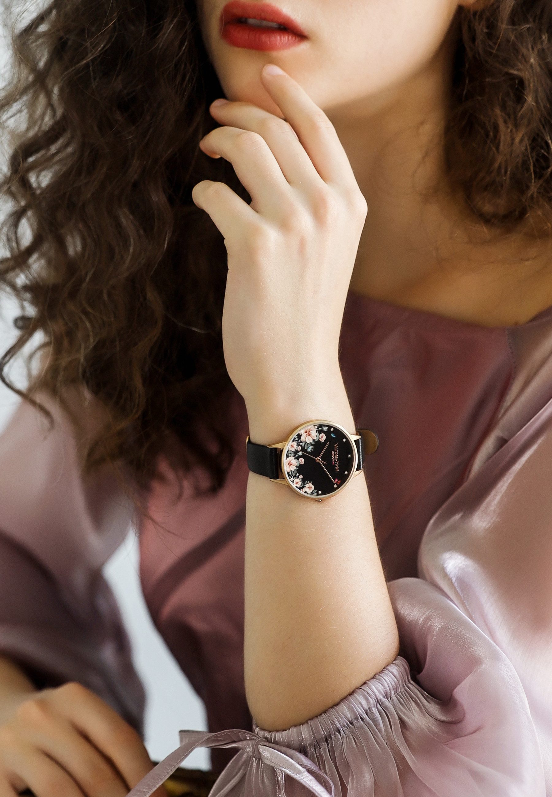 Victoria Hyde Quarzuhr Victoria Hyde Green Park Damen Basic Lederarmband Blumenmuster, (1-tlg., Kein Set)