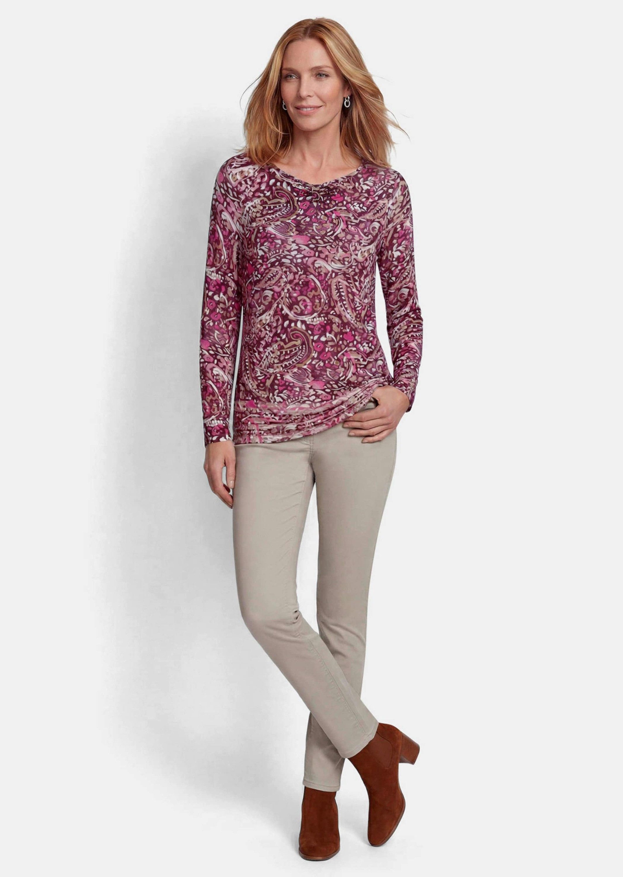 GOLDNER Print-Shirt Kurzgröße: Paisleyshirt mit U-Boot-Ausschnitt Gerades Jersey-Oberteil mit Raffung und Langarm