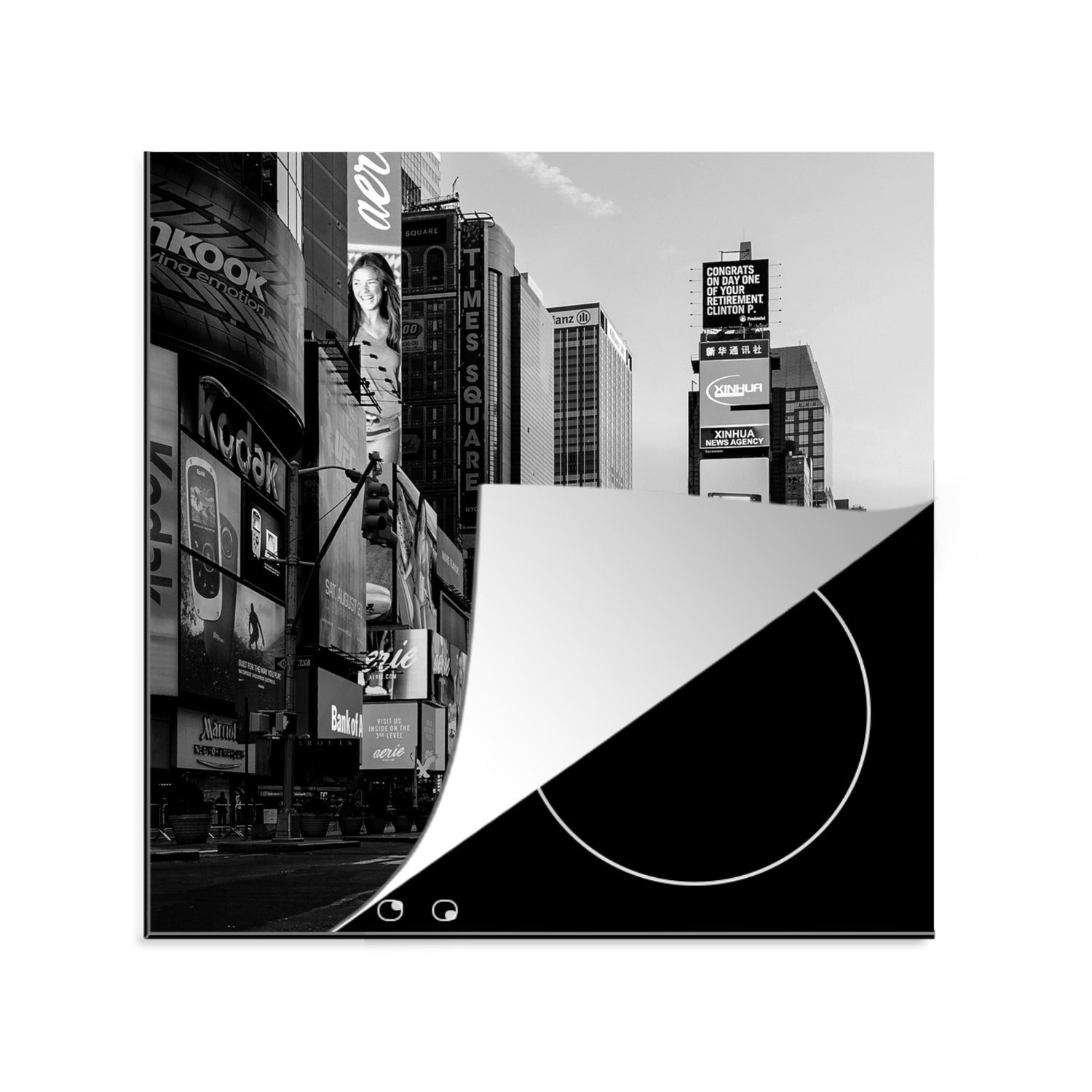 MuchoWow Herdblende-/Abdeckplatte Ansicht eines Taxis am Times Square in Schwarz-Weiß, Vinyl, (1 tlg), 78x78 cm, Ceranfeldabdeckung, Arbeitsplatte für küche