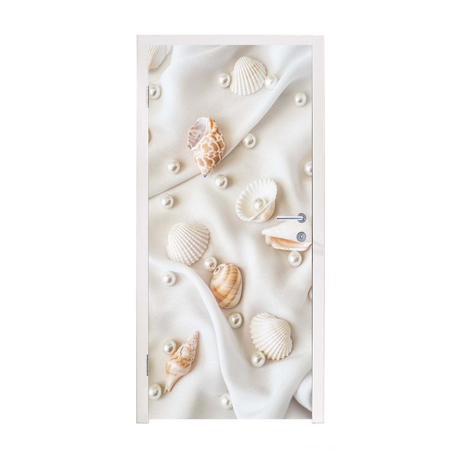 MuchoWow Türtapete Muscheln und Perlen auf einer weißen Decke, Matt, bedruckt, (1 St), Fototapete für Tür, Türaufkleber, 75x205 cm