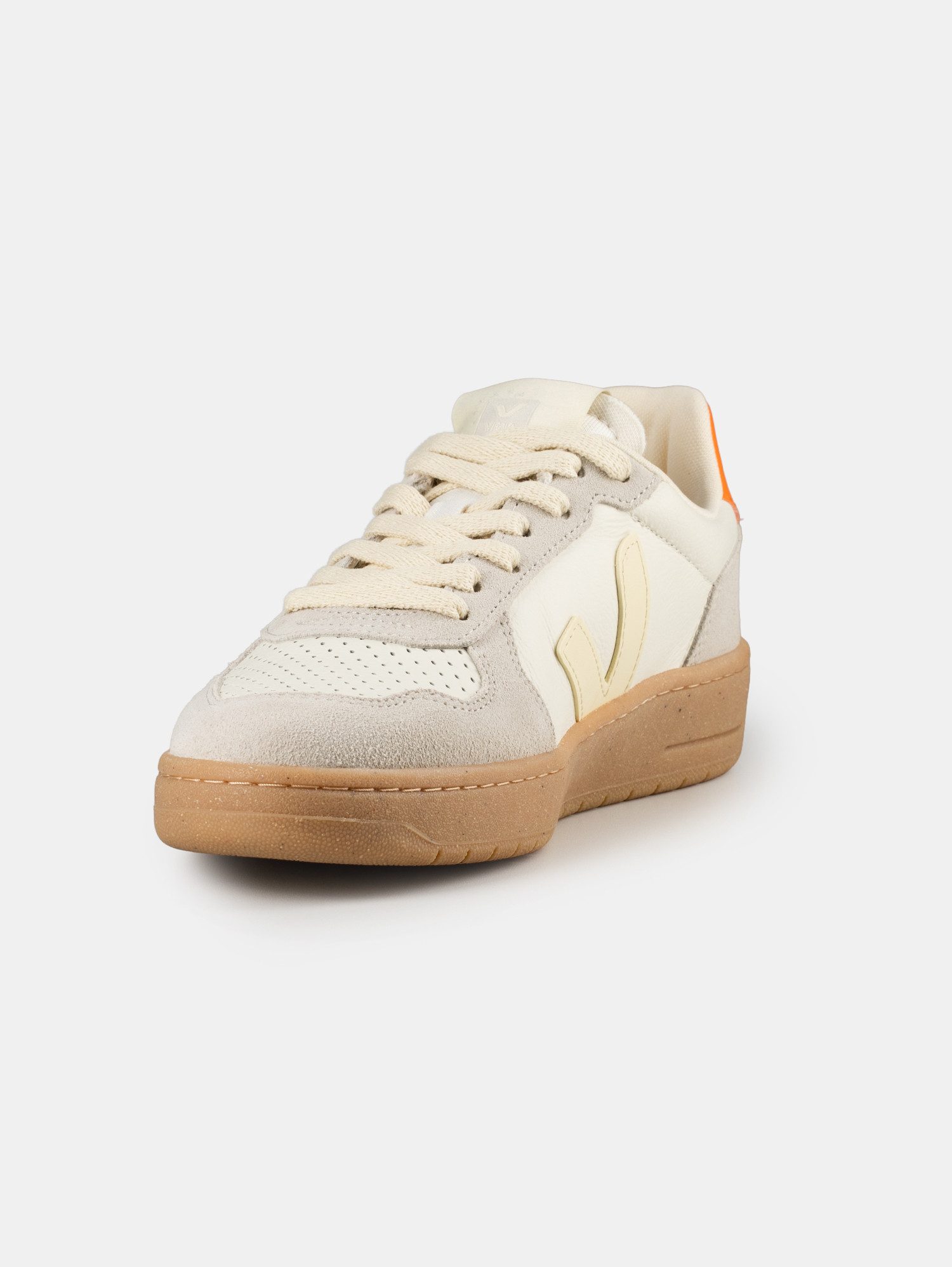 VEJA Veja V-82 Leather Sneaker