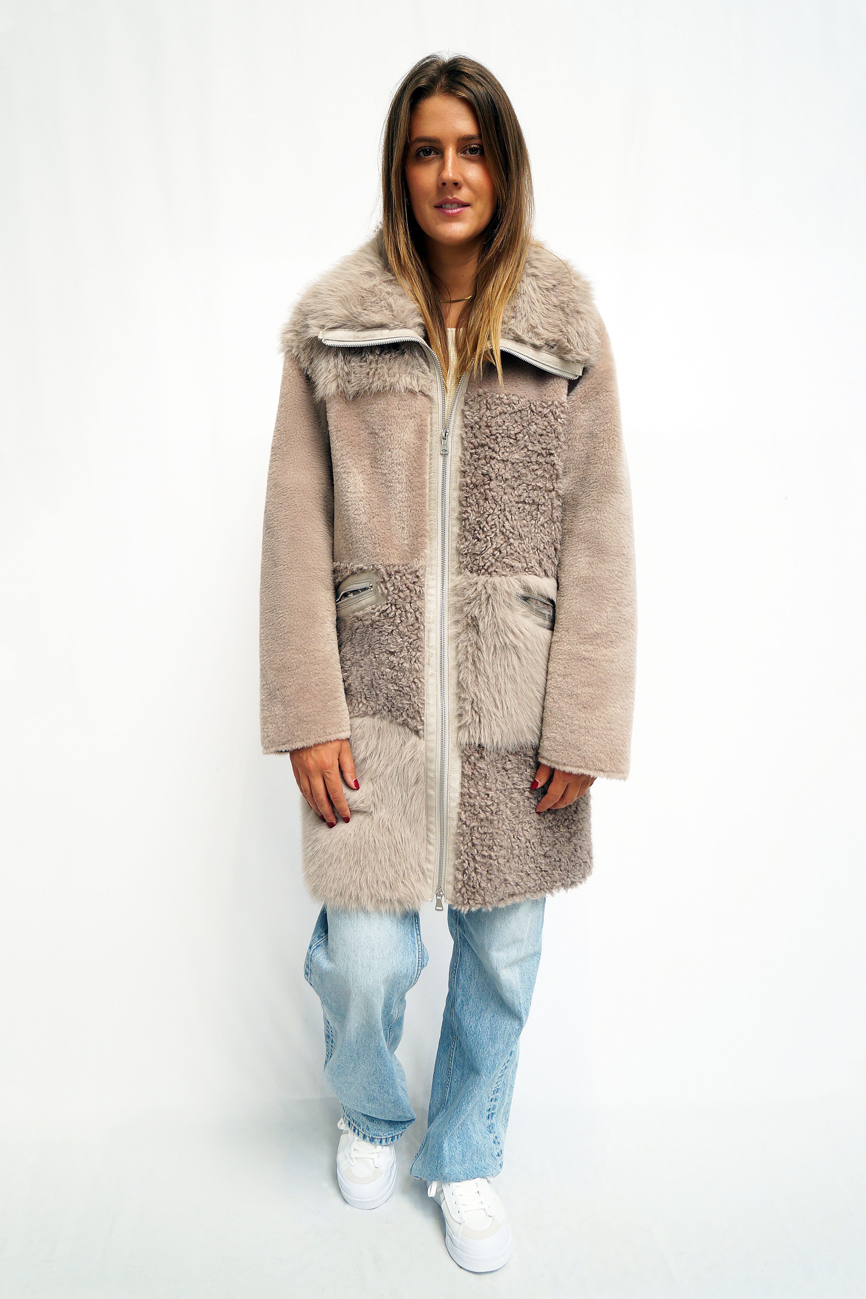 FUNK since 1776 Fellimitatmantel in Lammoptik im Webpelz Mix - mit Eyecatcher Kragen