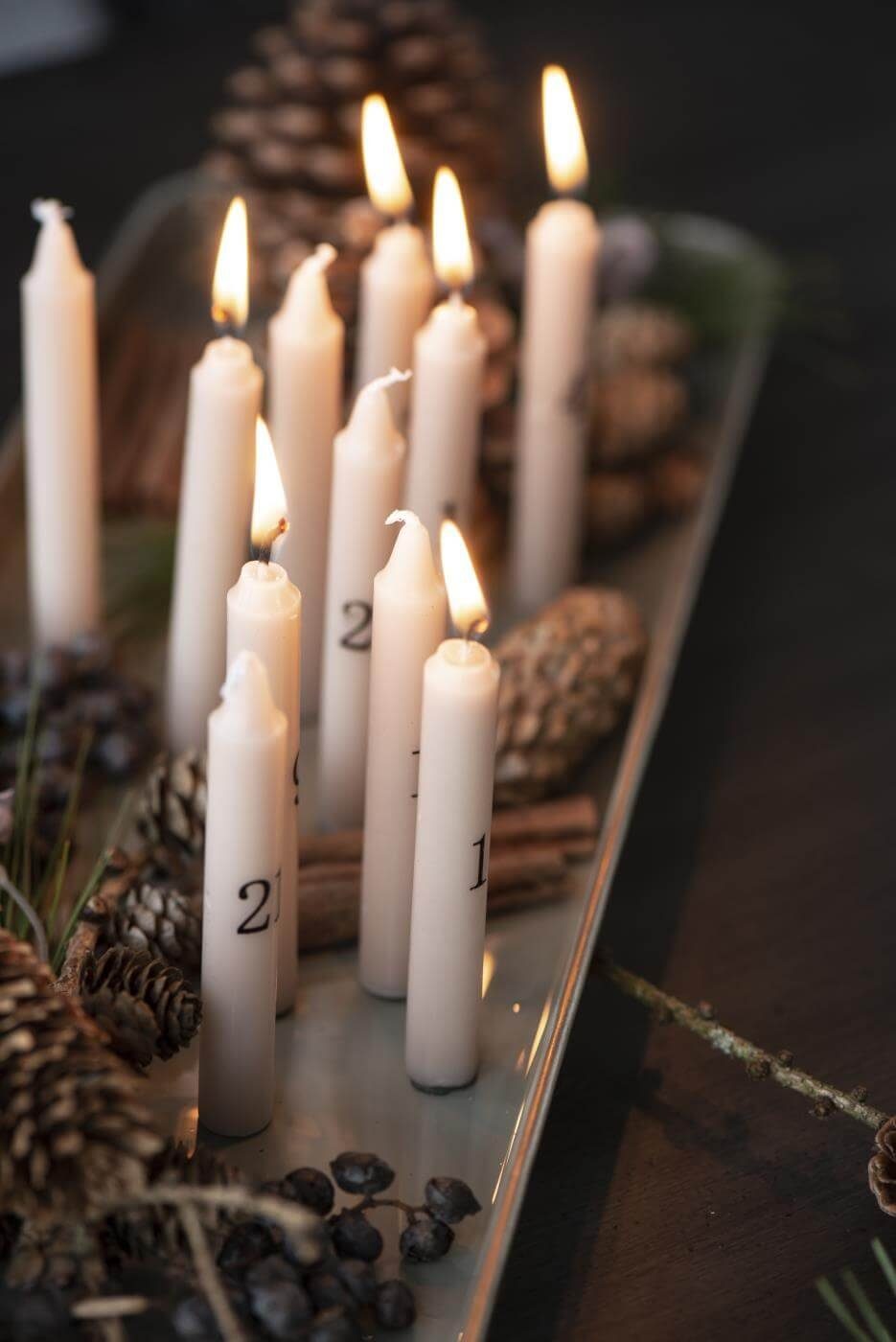 Ib Laursen Stumpenkerze IB Laursen Kerzen Stab 1-24 Kalender Advents malva  rosa Advent Weihnachten Xmas (24 x Stabkerzen 1 - 24 beschriftet)