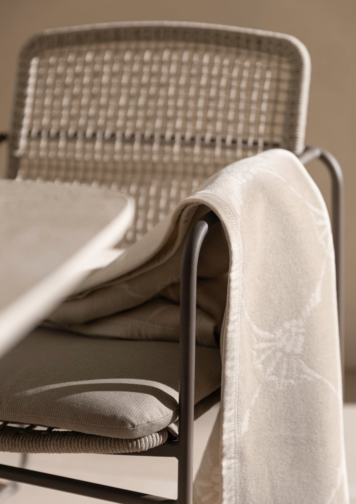 Outdoordecke JOOP! LIVING - FABRICS OUTDOOR CORNFLOWER Wohndecke, JOOP!