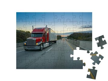 puzzleYOU Puzzle Großer roter Sattelschlepper auf der Autobahn, 48 Puzzleteile, puzzleYOU-Kollektionen Trucks & LKW