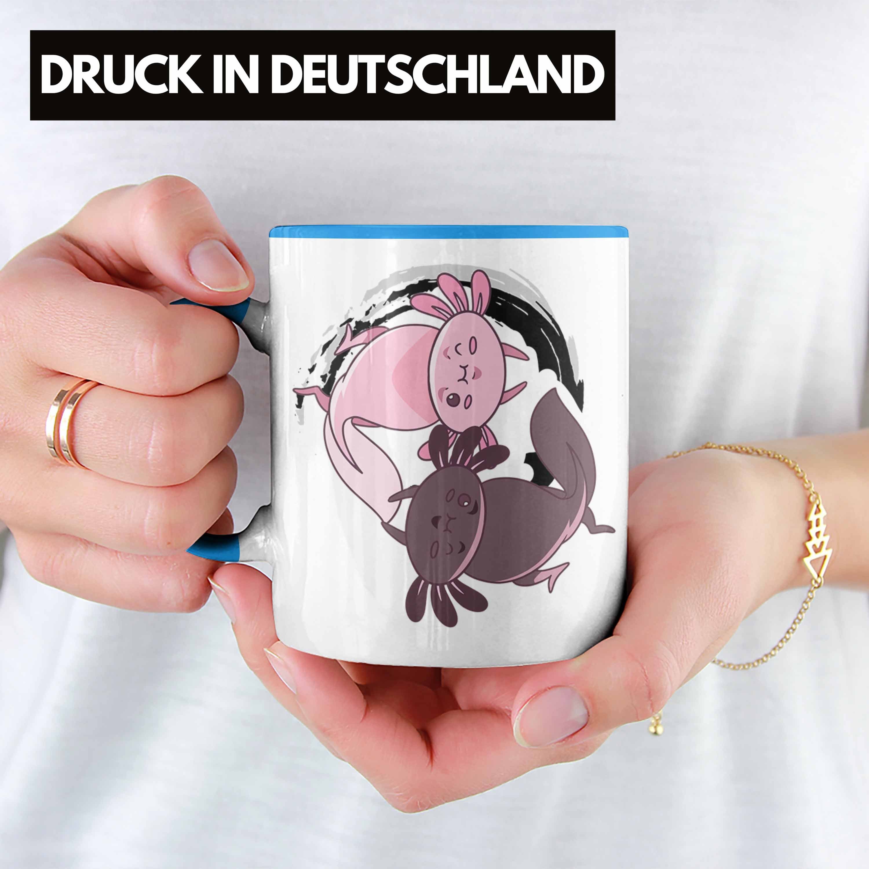 Trendation Tasse Trendation - Grafik Geschenkidee Tiere Ying Blau Lustig Yang Geschenk Zeichen Schwanzlurch Axolotl Tasse