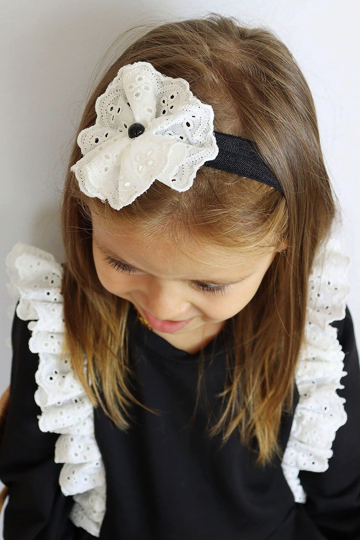 Parla Kids Kleid & Haarband Kleid Elena - Schwarzes Kleid mit Spitze, Rüschensaum und Haarband