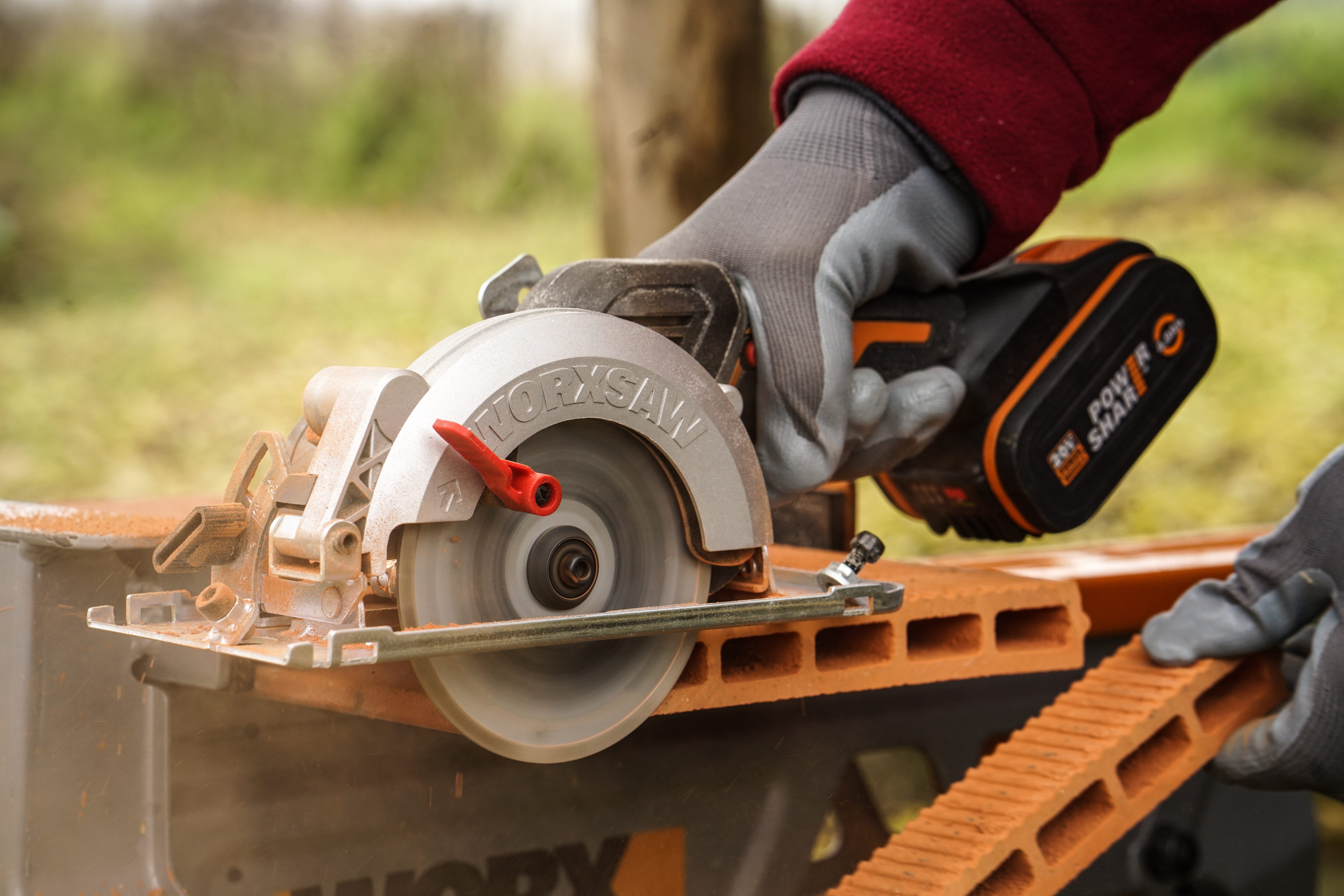 Worx Akku-Handkreissäge WX531.9 NITRO, für präzise Schnitte in Holz, Metall, PVC uvm., ohne Akku & Ladegerät