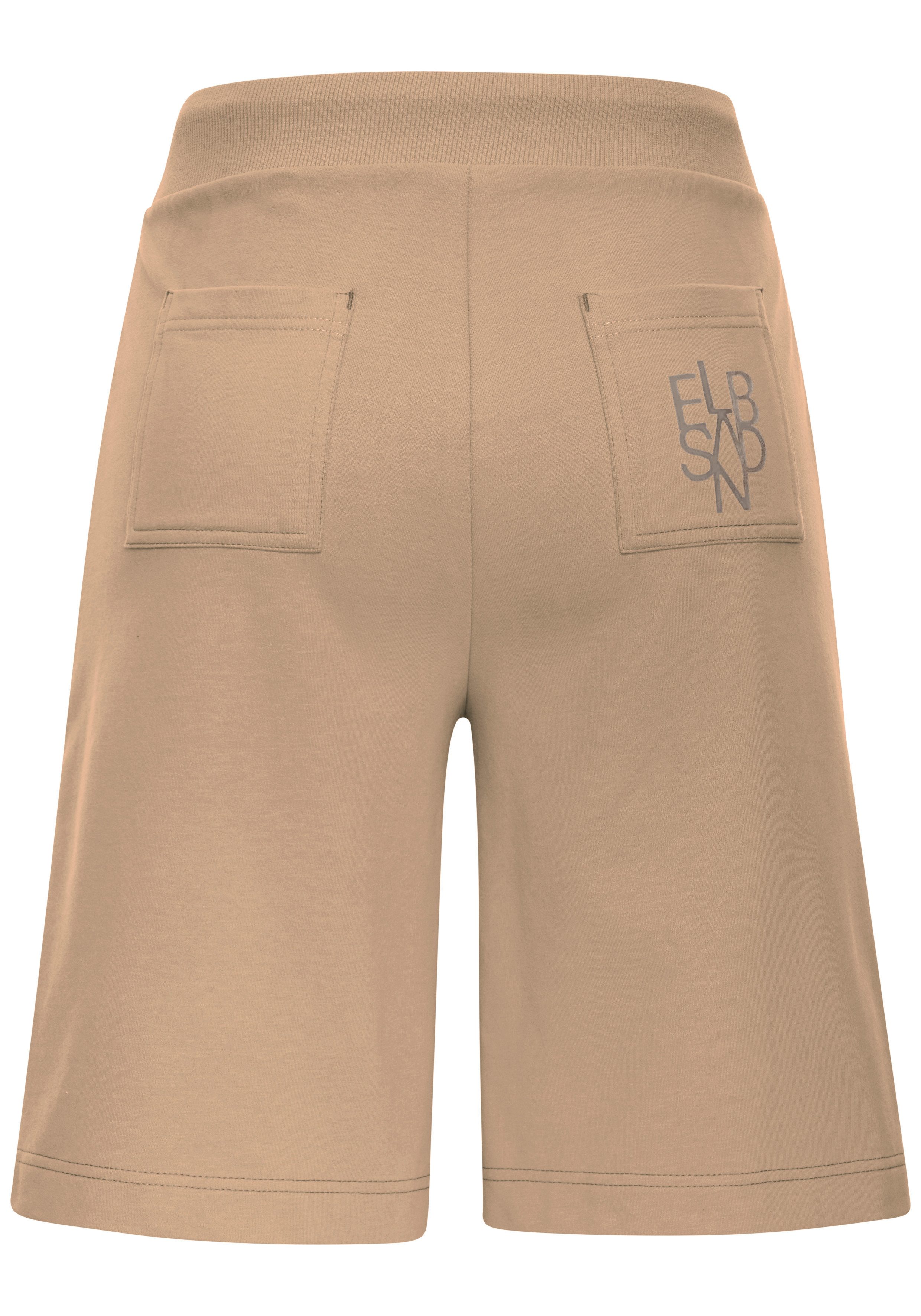 Elbsand Sweatshorts Vivi mit Logodruck auf der Gesäßtasche. € 59,99