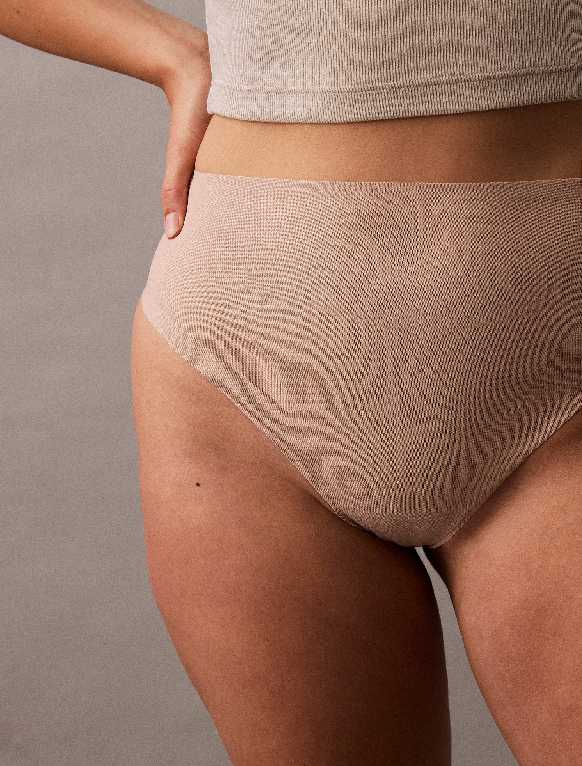 Calvin Klein Underwear Formstring SCULPTED FIRM MESH THONG mit formendem Ef günstig online kaufen