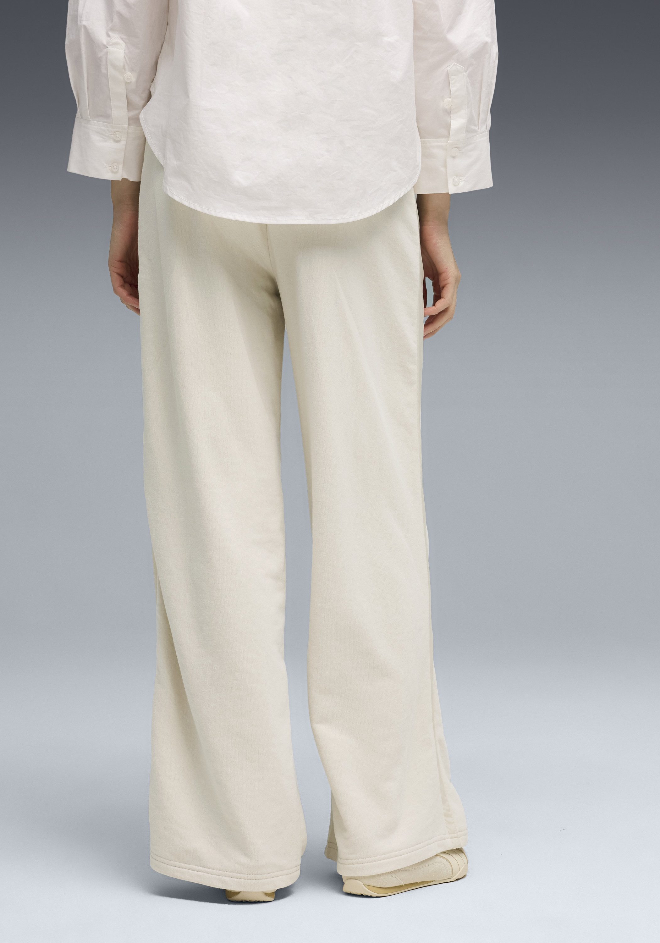 PUMA Trainingshose HER COMFORT HIGH-WAIST WIDE LEG PANTS TR hoher Bund, weites Bein, mit Eingrifftaschen, sportlicher Stil