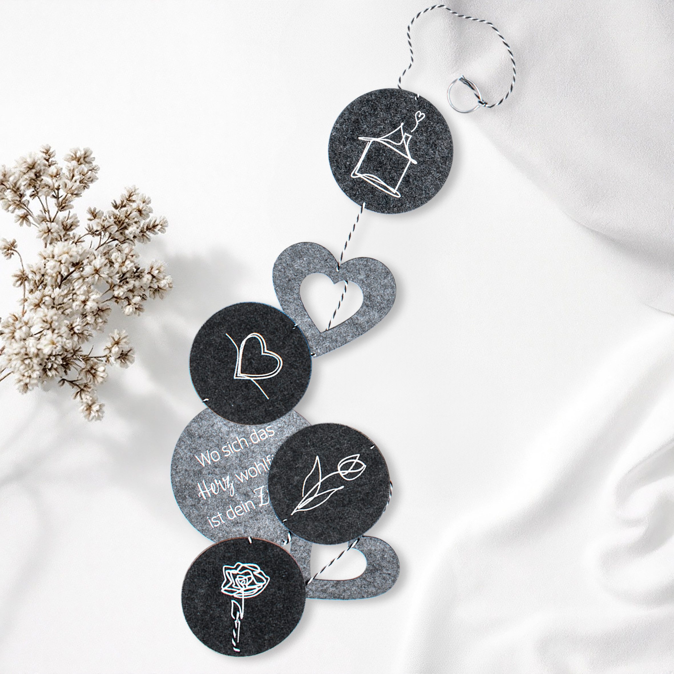 Spetebo Dekohänger Filzgirlande mit Spruch - Länge 145 cm (Stück, 1 St., Girlande), Deko Girlande Mobile zum hängen