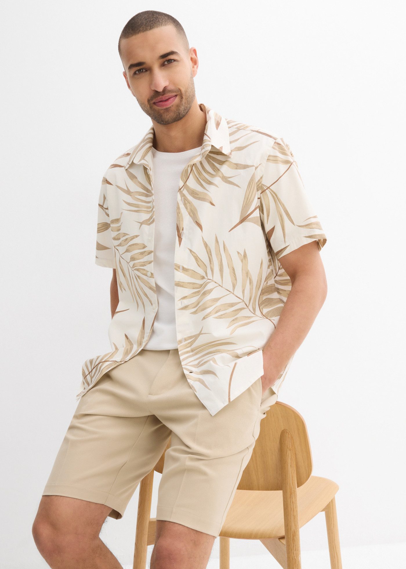 bonprix Kurzarmhemd mit floralem Print, aus reiner Baumwolle, Regular Fit, im Casual-Stil