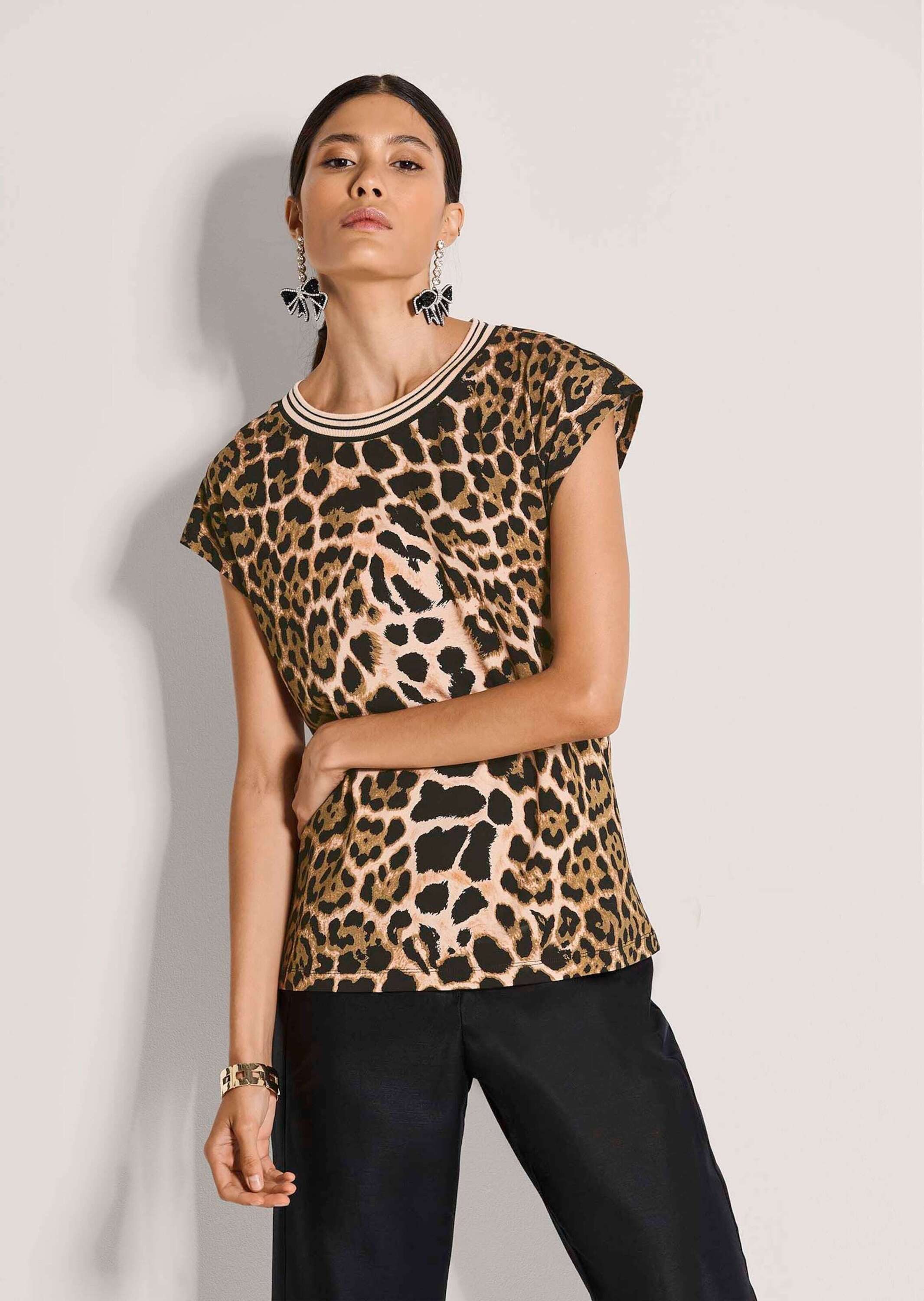 MADELEINE Kurzarmshirt Kurzarm Shirt mit Leo-Print Viskose Oberteil mit übe günstig online kaufen