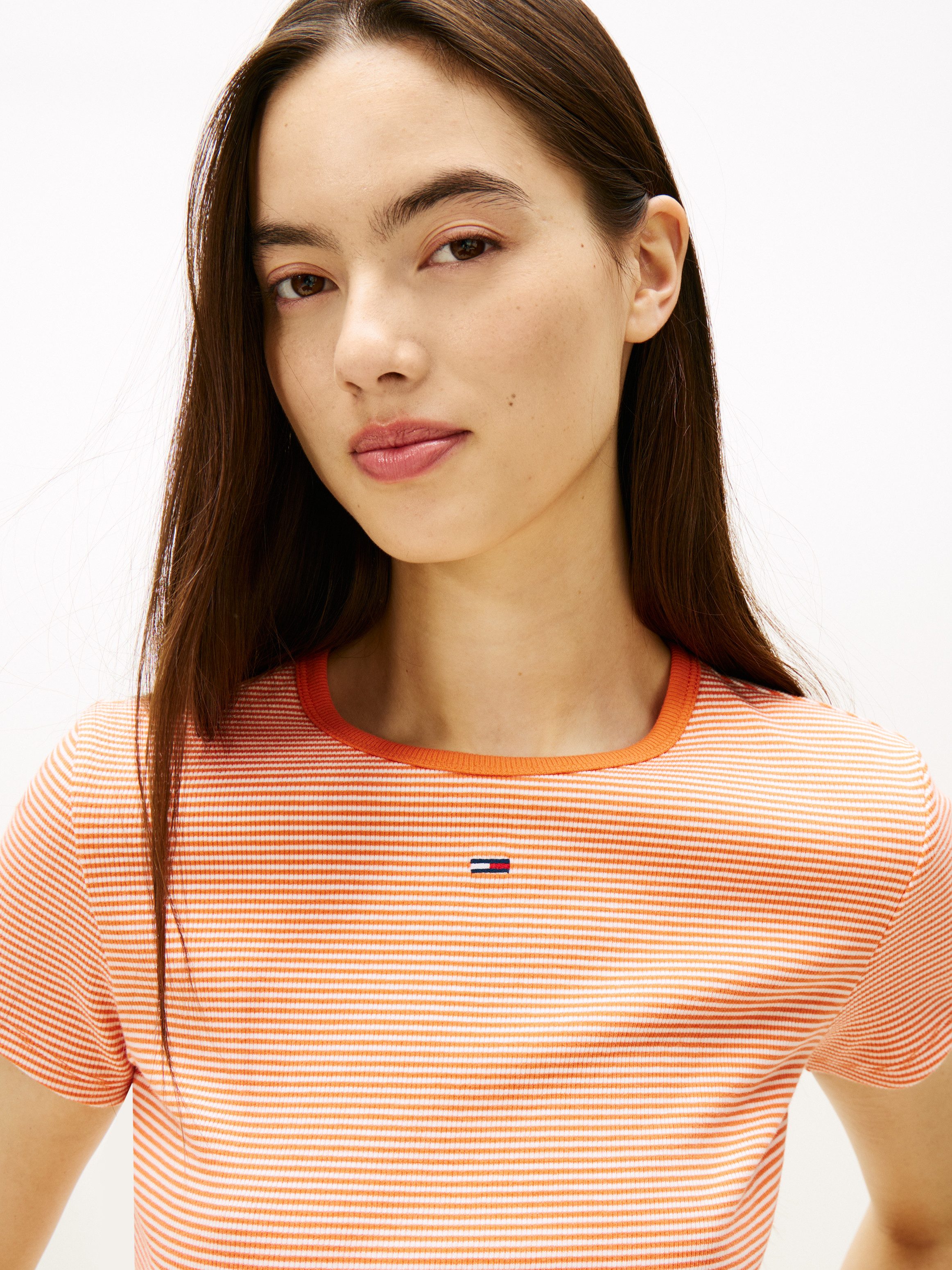Tommy Jeans Kurzarmshirt TJW ESSENTIAL RIB SHORT SLEEVE EXT Baumwollmischung in gerippter Struktur, Slim Fit