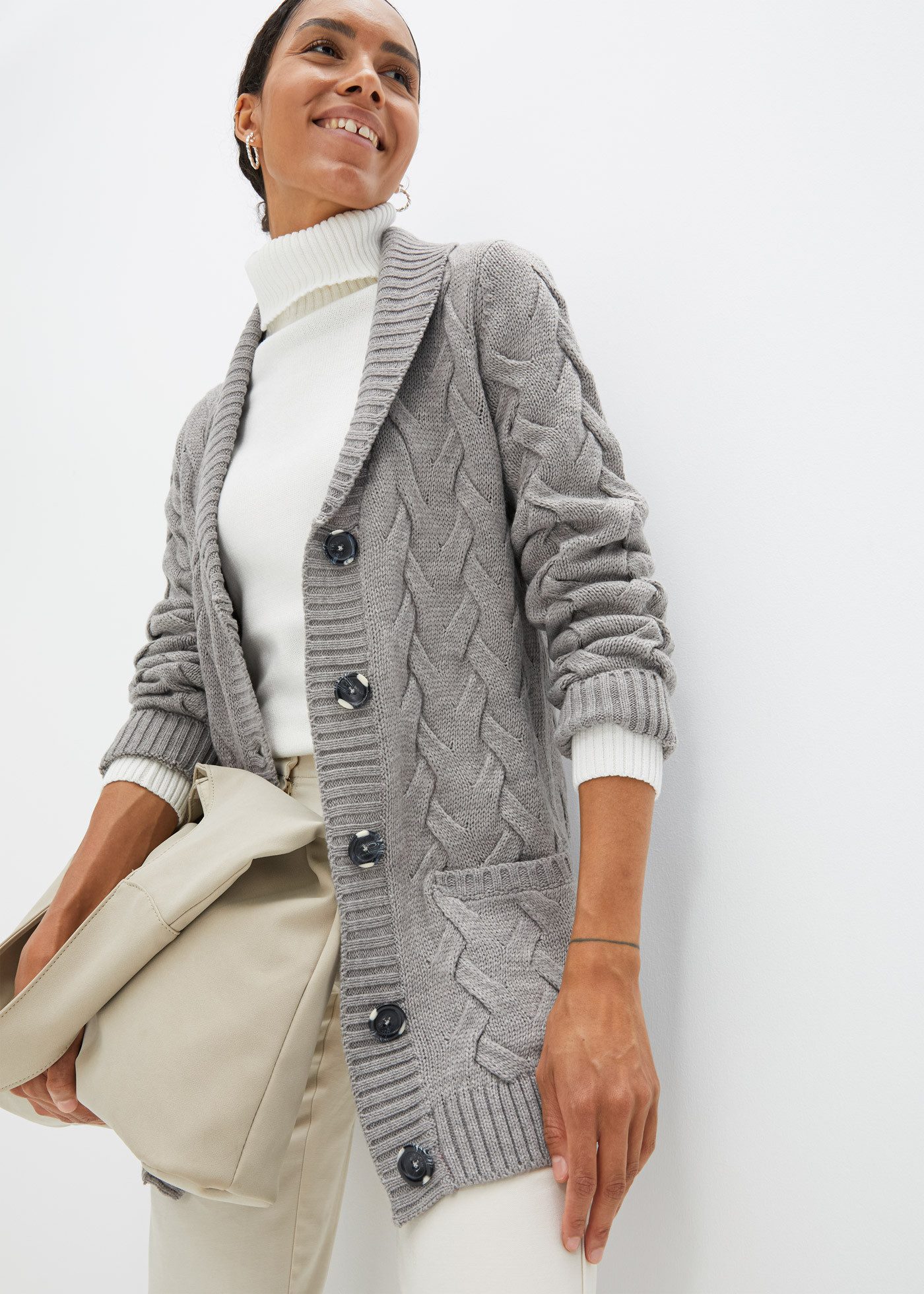 bonprix Longstrickjacke lockere Passform, mit Knopfleiste, mit aufgesetzten Taschen