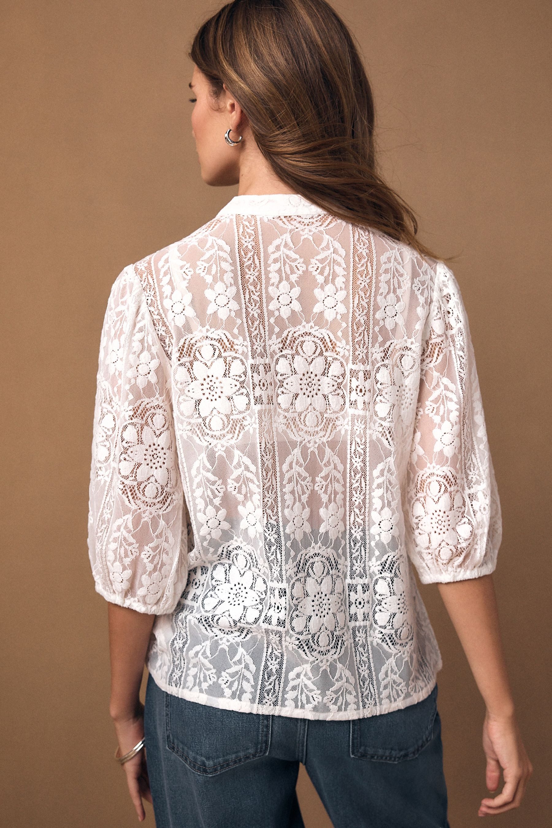 Next Spitzenbluse Kurzärmelige Bluse mit Spitzendetails (1-tlg)