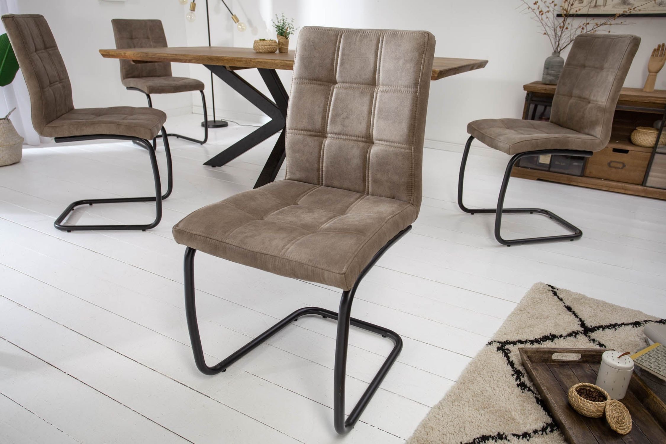 Licht-Erlebnisse Esszimmerstuhl KENYA, Taupe Schwarz Stoff Eisen Modern Freischwinger