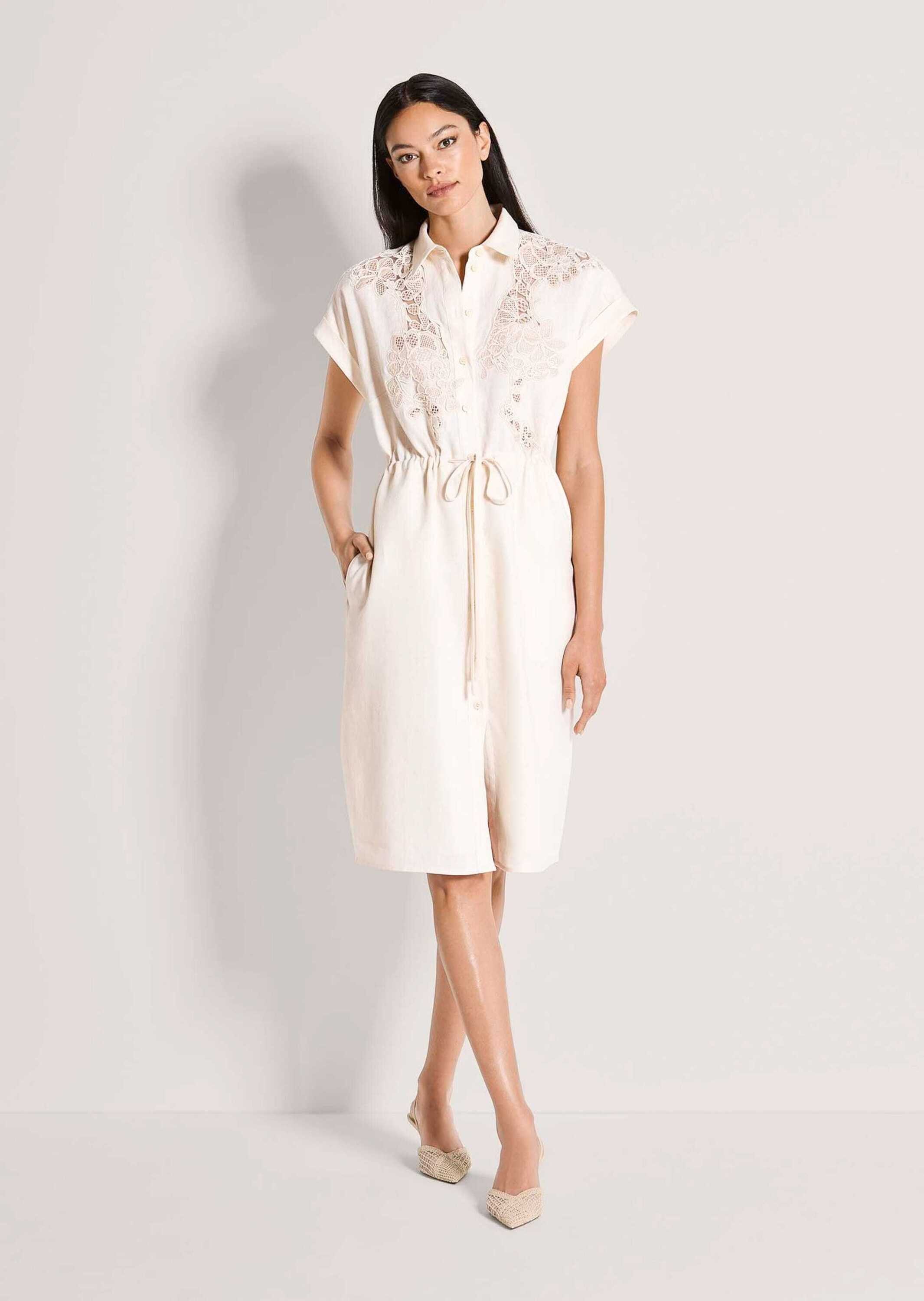 MADELEINE Midikleid Leinenkleid mit Spitzendetails Spitzenkleid mit Hemdkragen, Knopfleiste, Knielänge und Kurzarm